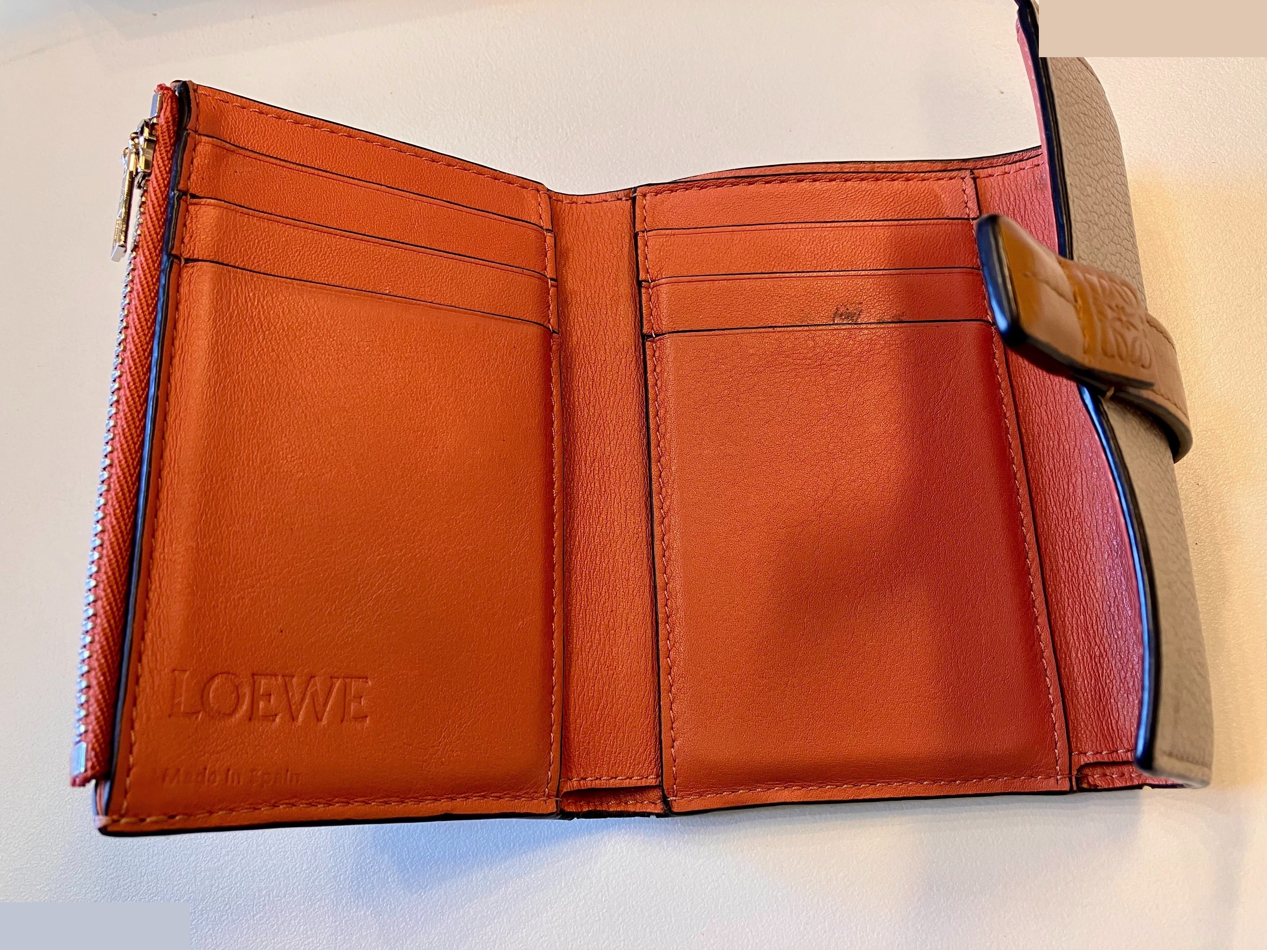 Other lines: Bags and Wallets — view 4