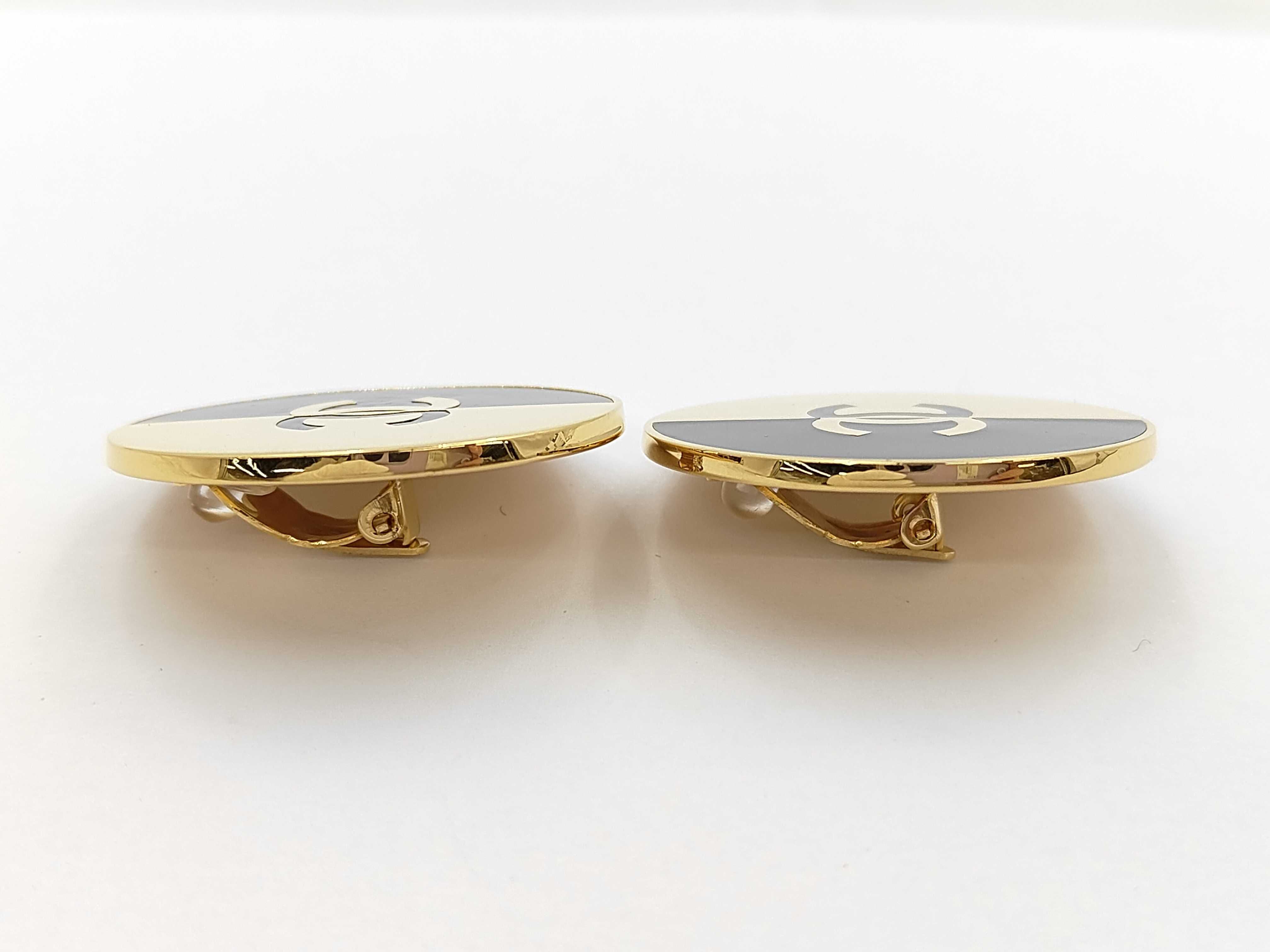 Coco Mark Round Earrings, Black x Gold Earrings — view 3