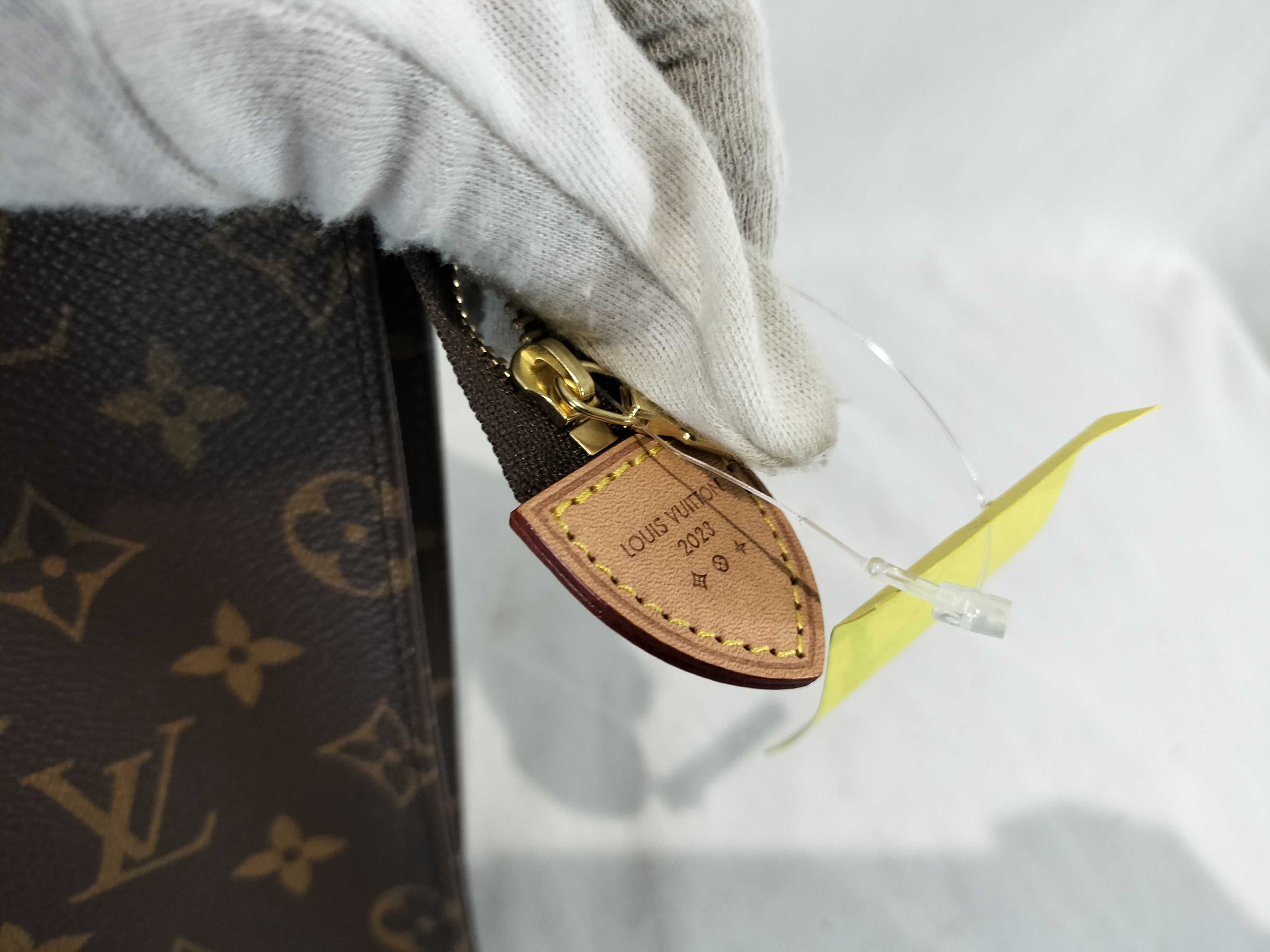 Monogram Pochette Toilette 26 M47542 Pouch — view 9