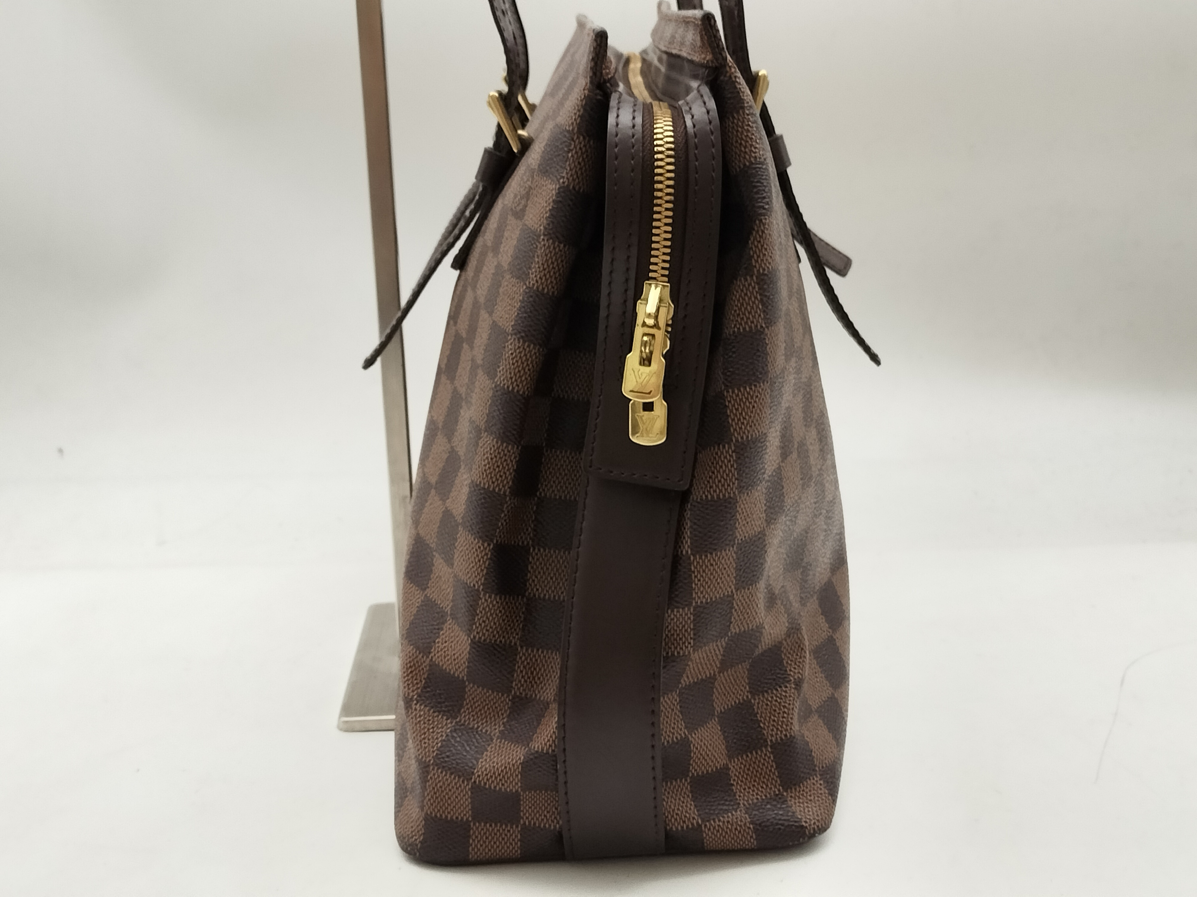 Damier Chelsea N51119 Shoulder Bag — view 4