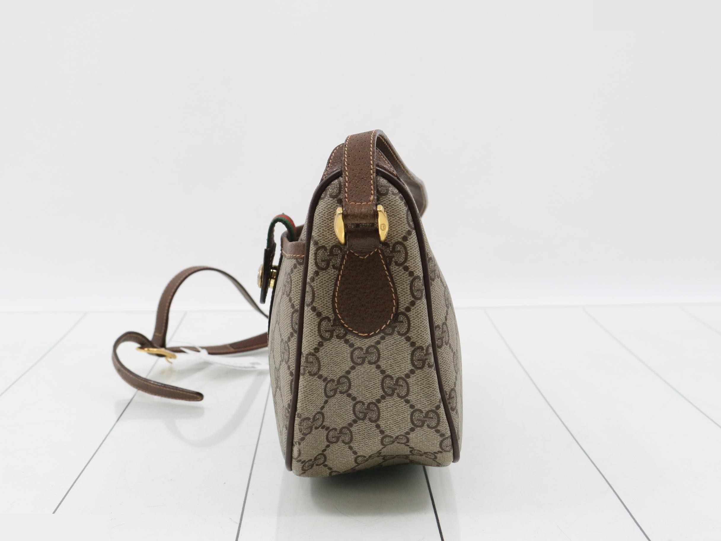GG Supreme Shoulder Bag — view 3