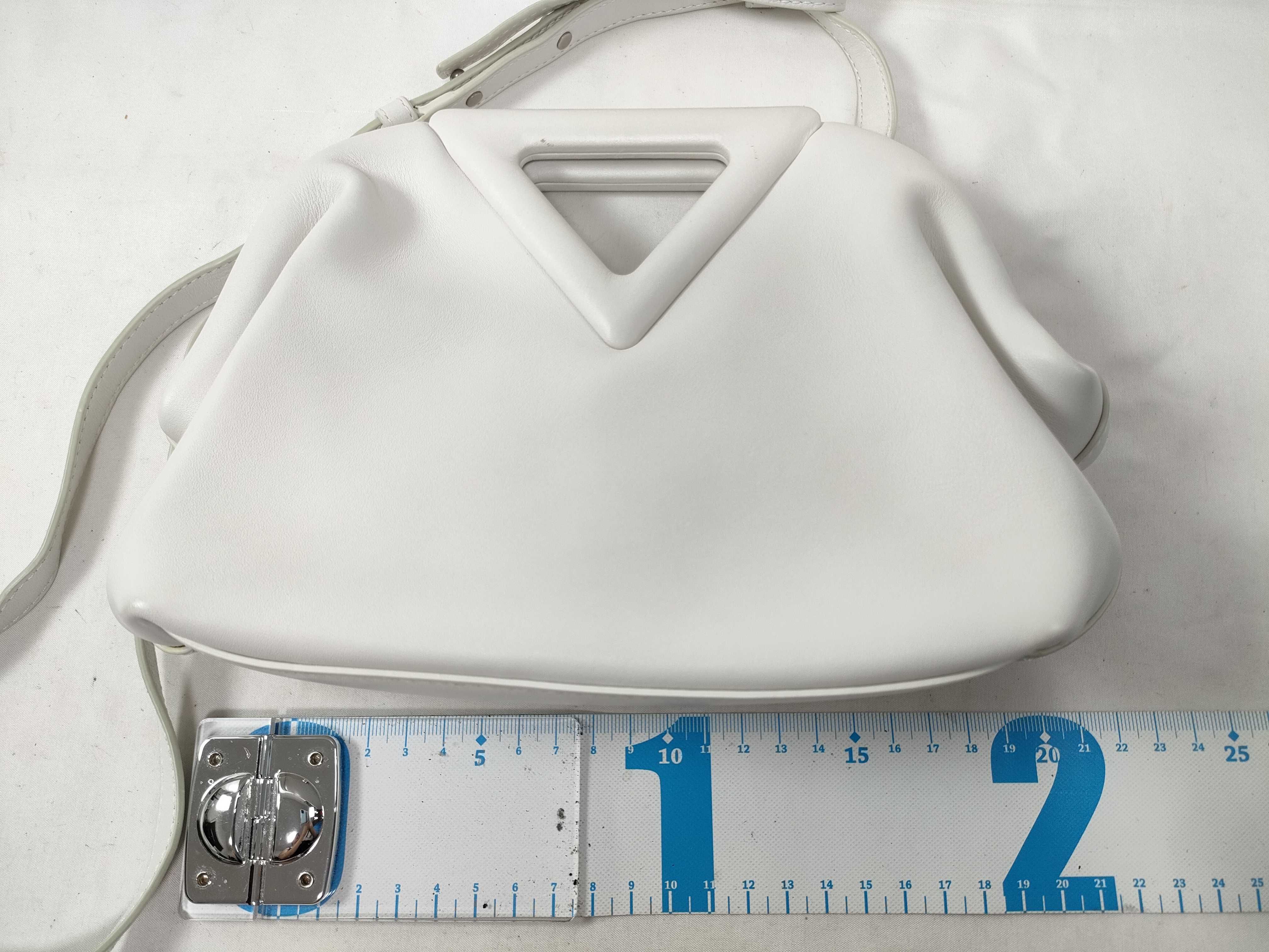 Point Triangle Bag Shoulder Bag — view 2