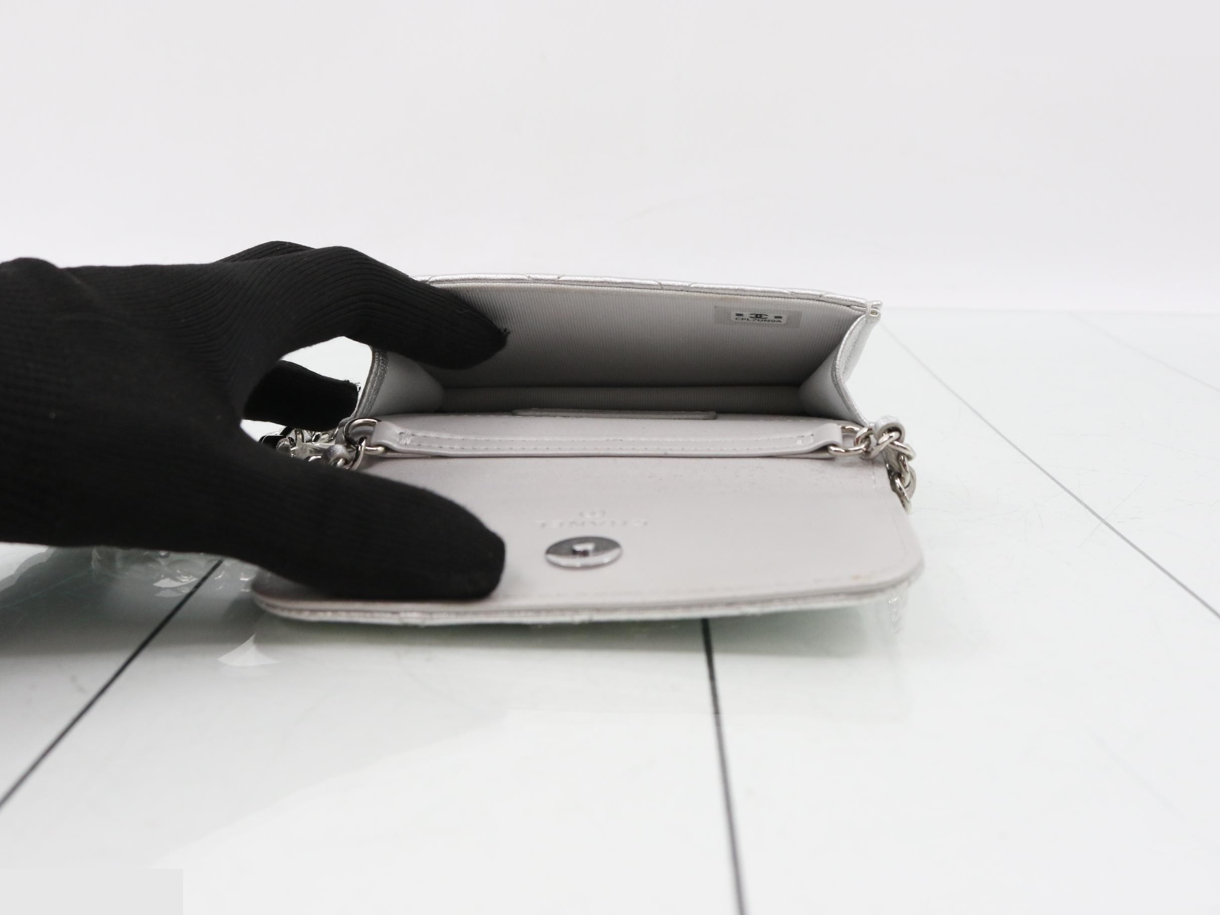 Matelassé Lambskin Coco Mark Star Chain Card Case — view 4