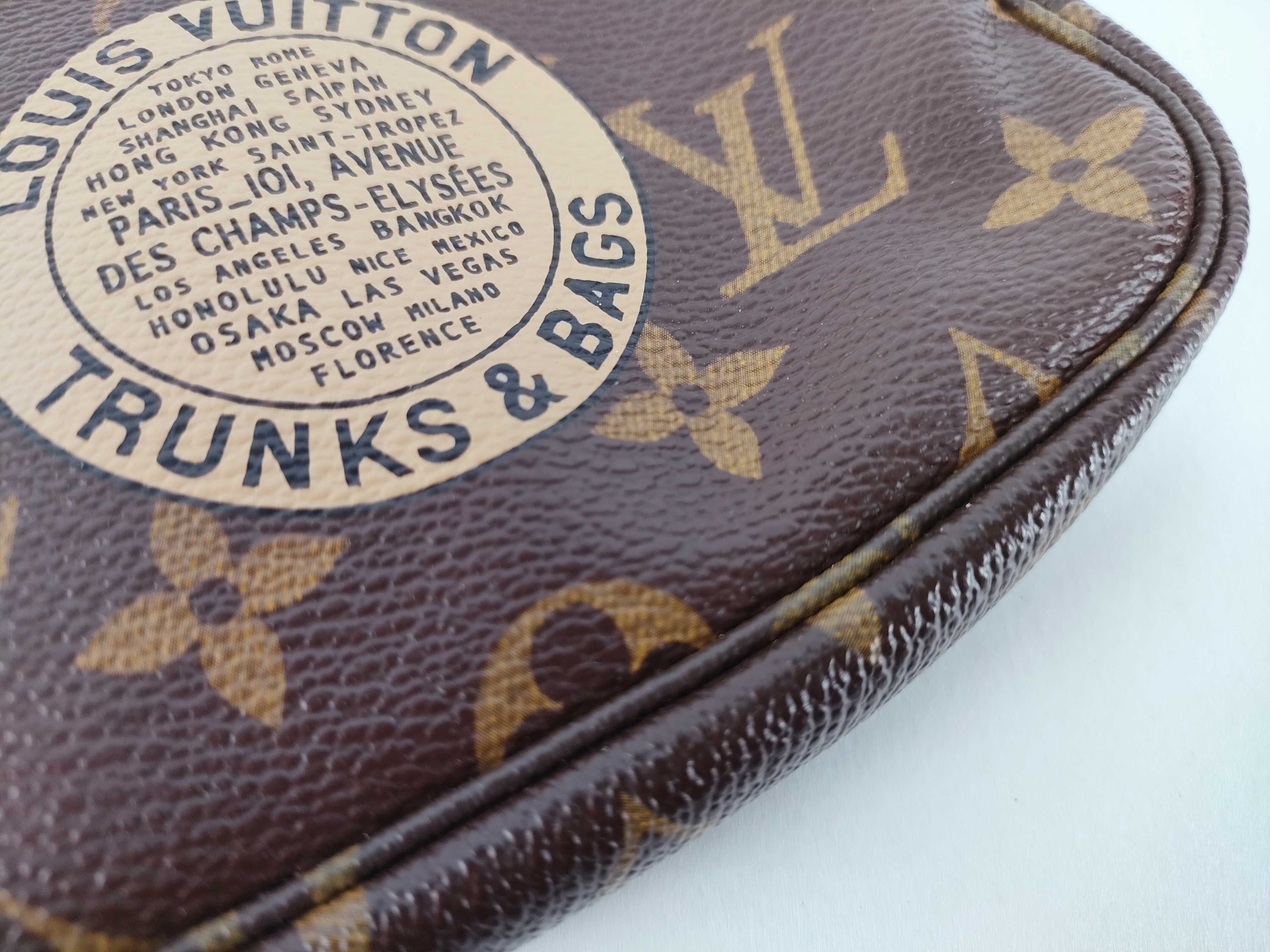 Monogram Louis Vuitton Monogram Mini Pochette Accessory M60153 Pouch — view 9