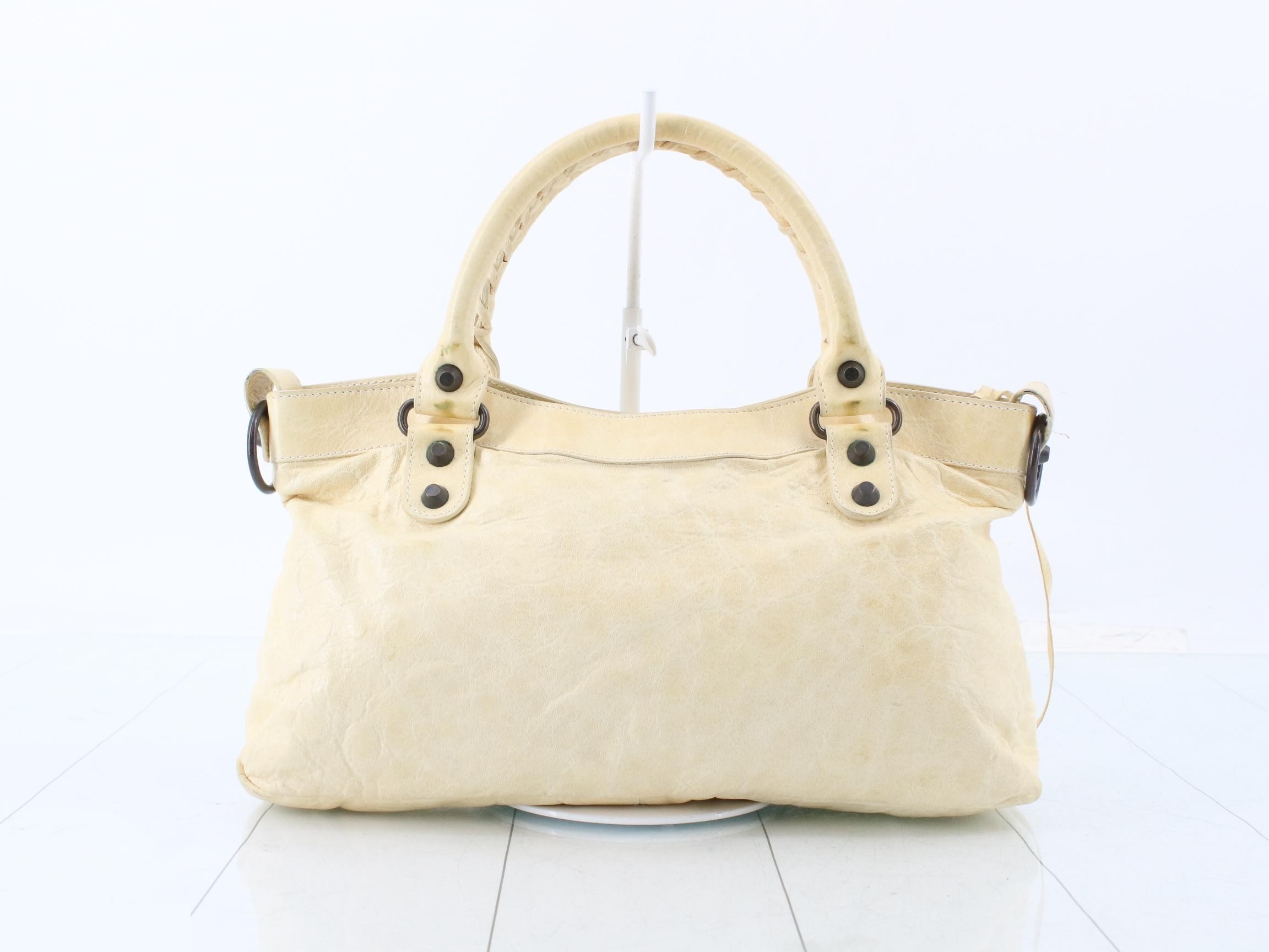 Classic handbag — view 2