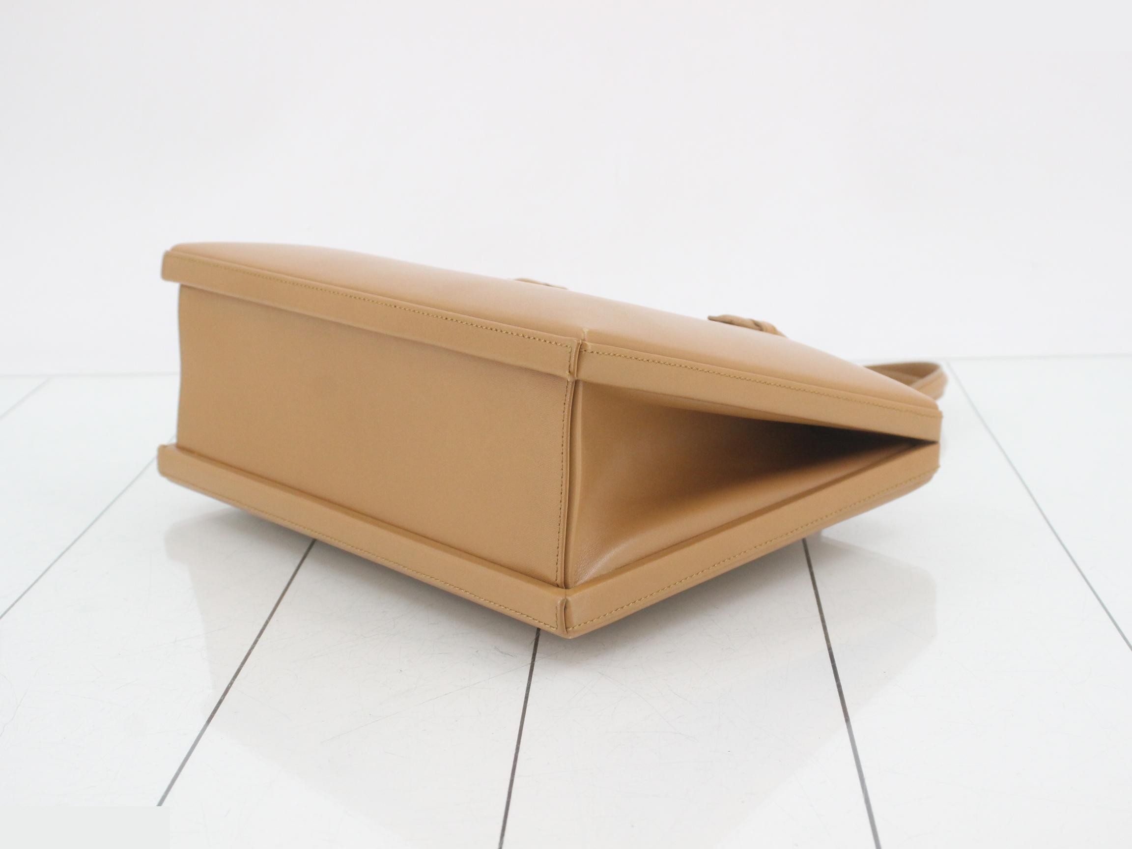 Handbag with magnetic closure — view 6