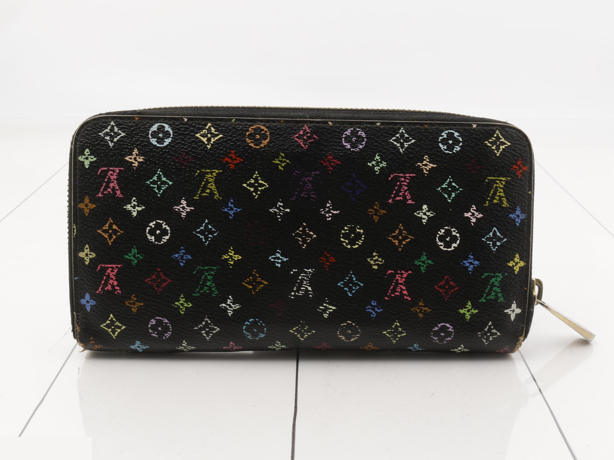 wallet — view 2