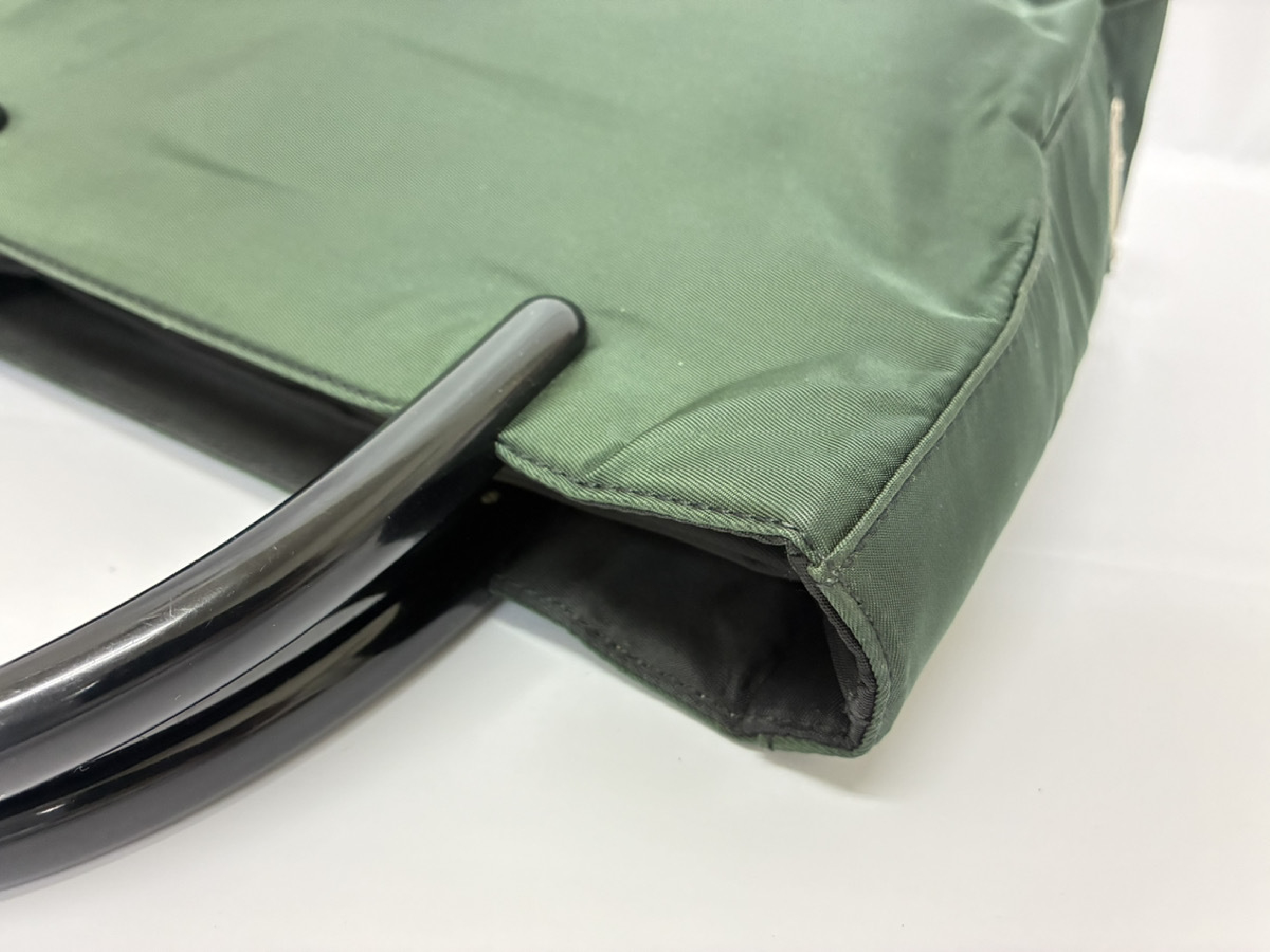 Plastic Handle Nylon/Green Handbag — view 6