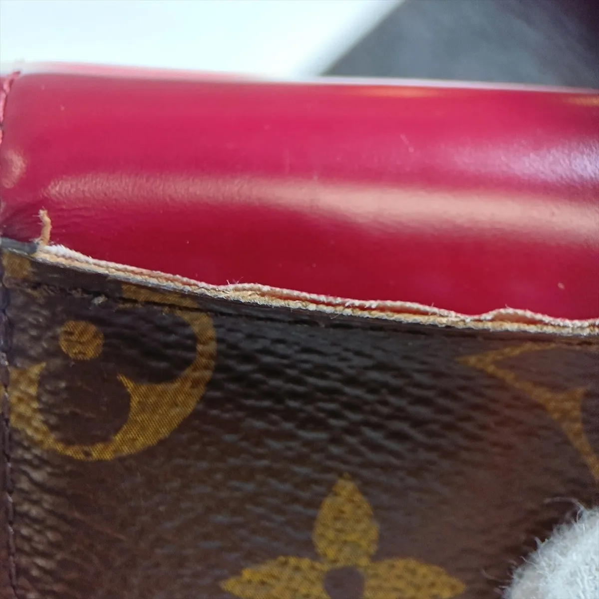 Monogram Portefeuille Zoe M62932 TS2159 Fuchsia Compact Wallet — view 10