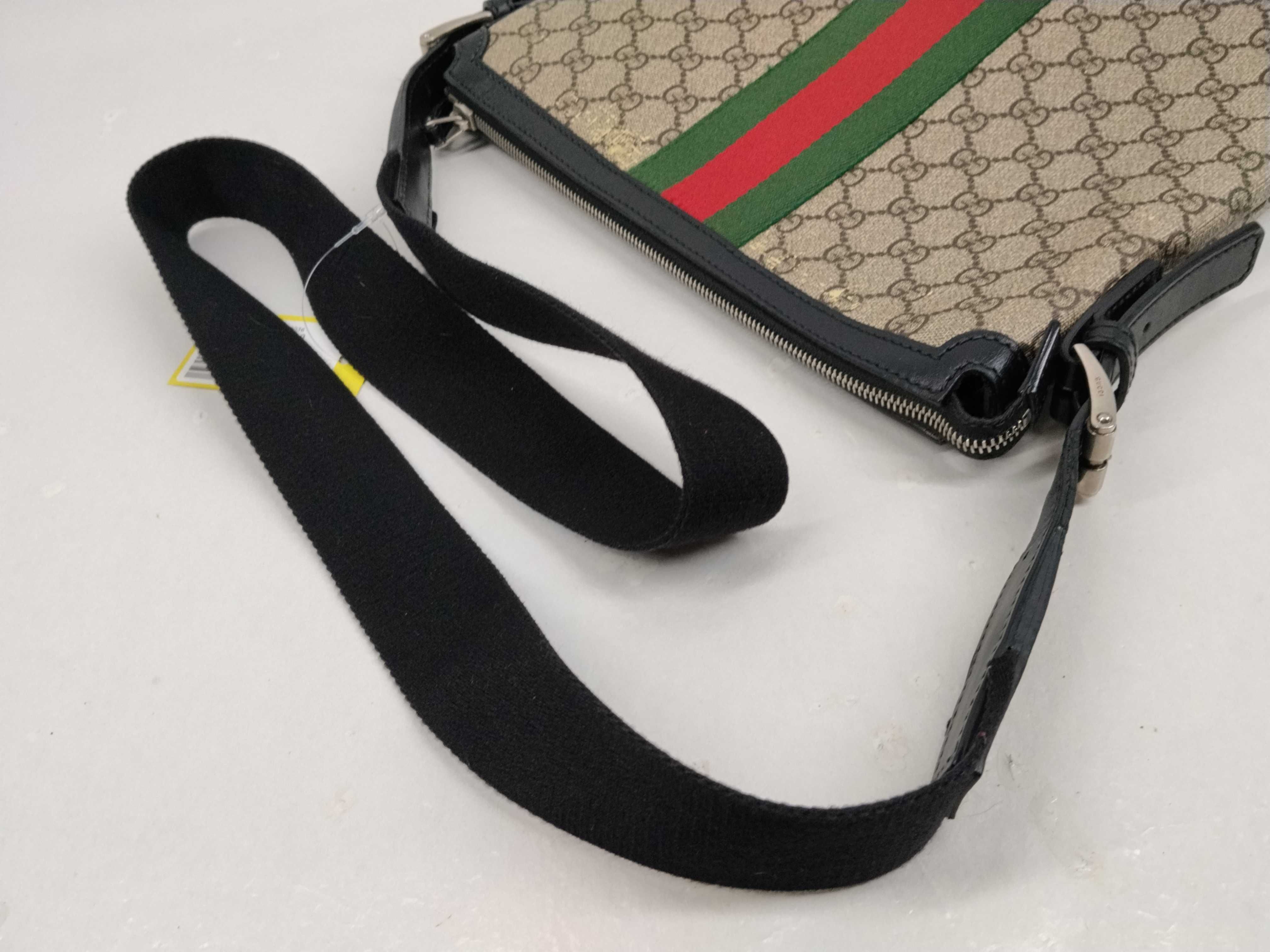 GG Supreme Sherry Line 387111 Shoulder Bag — view 6