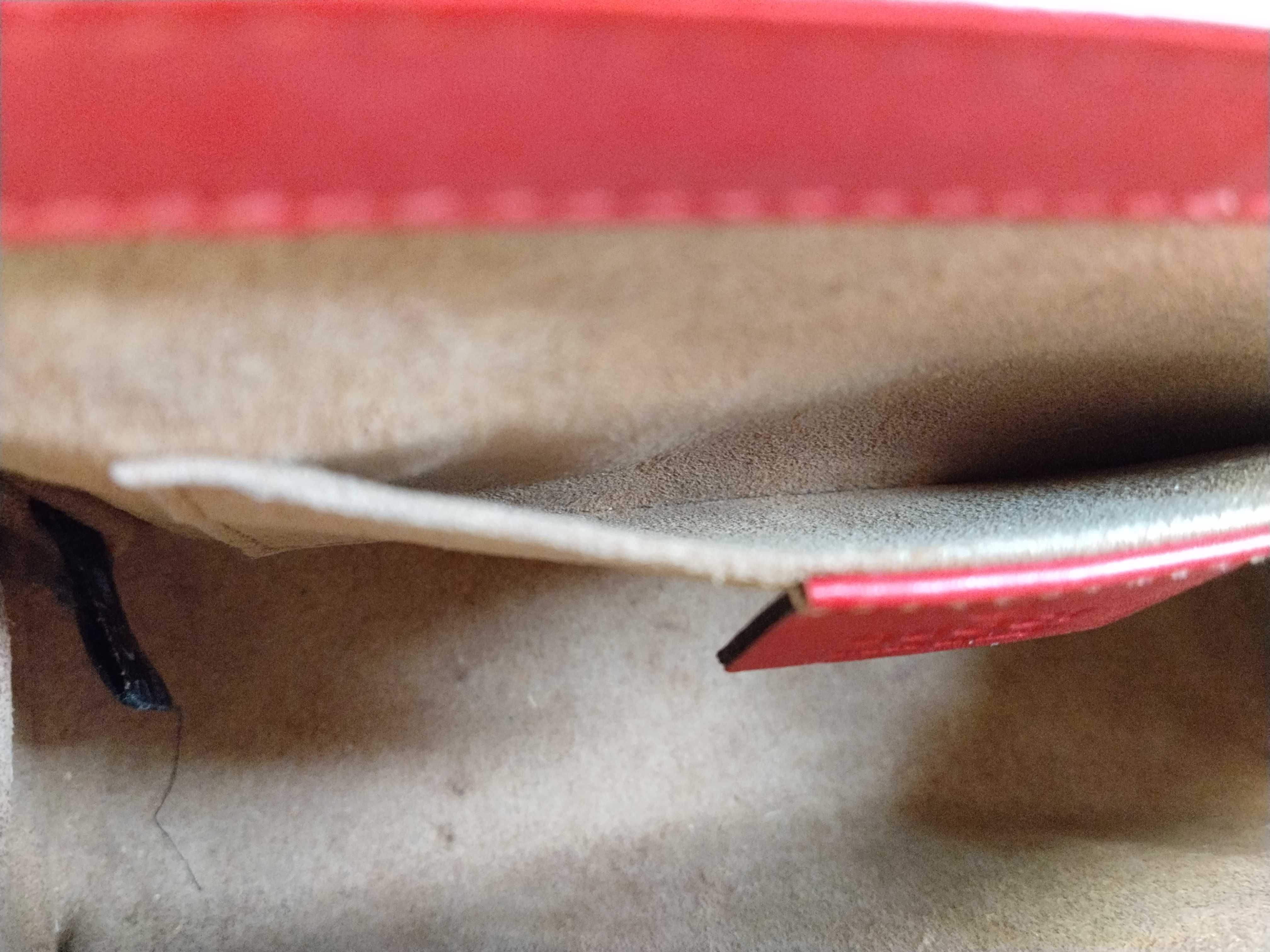 GG Supreme Shoulder Bag — view 12
