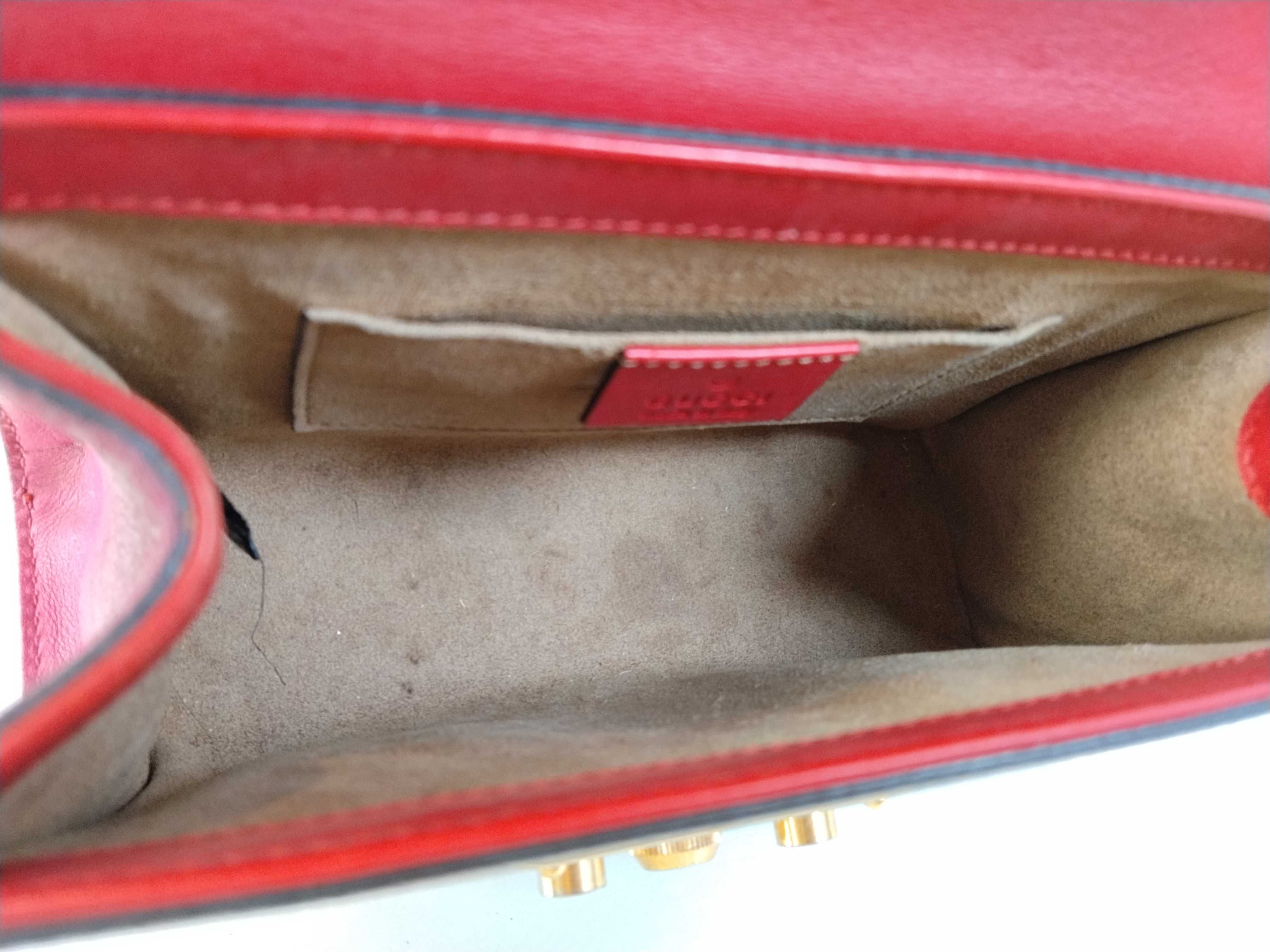 GG Supreme Shoulder Bag — view 9