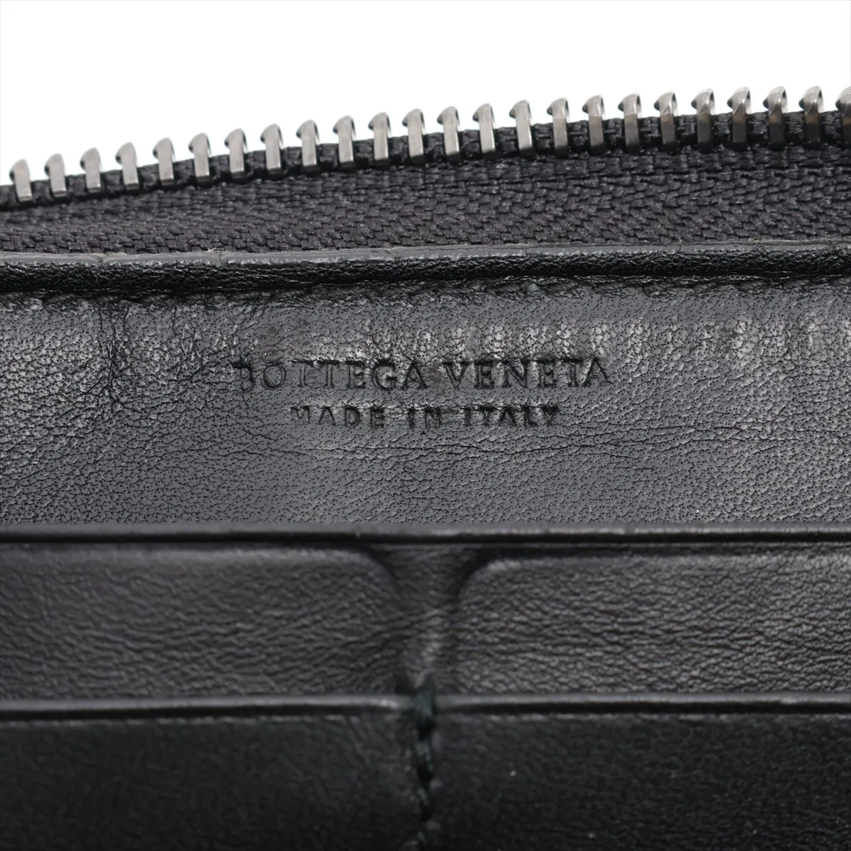 Intrecciato Leather Round Zip Wallet Green — view 9