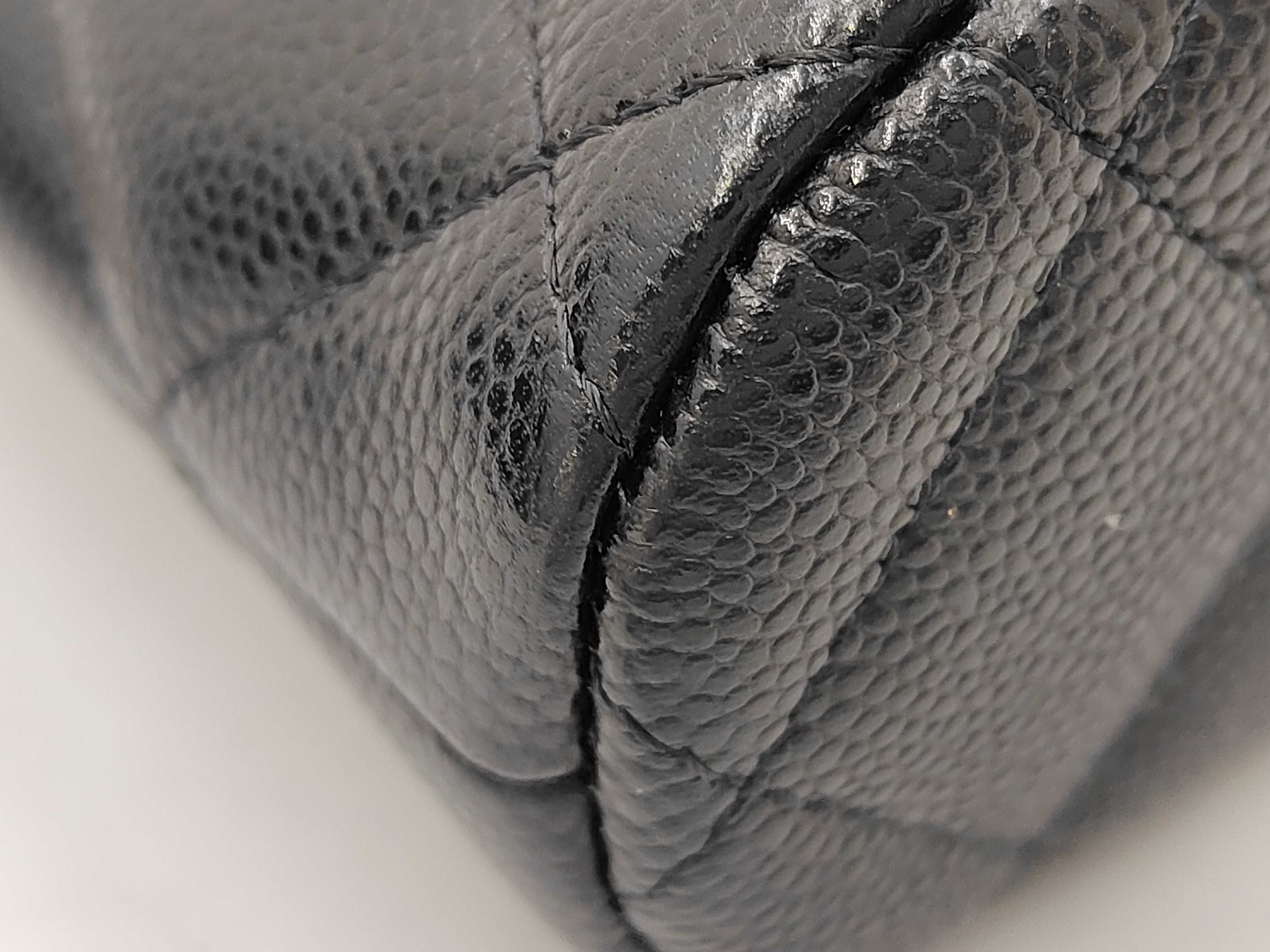 Caviar Skin Classic Shoulder Bag — view 4