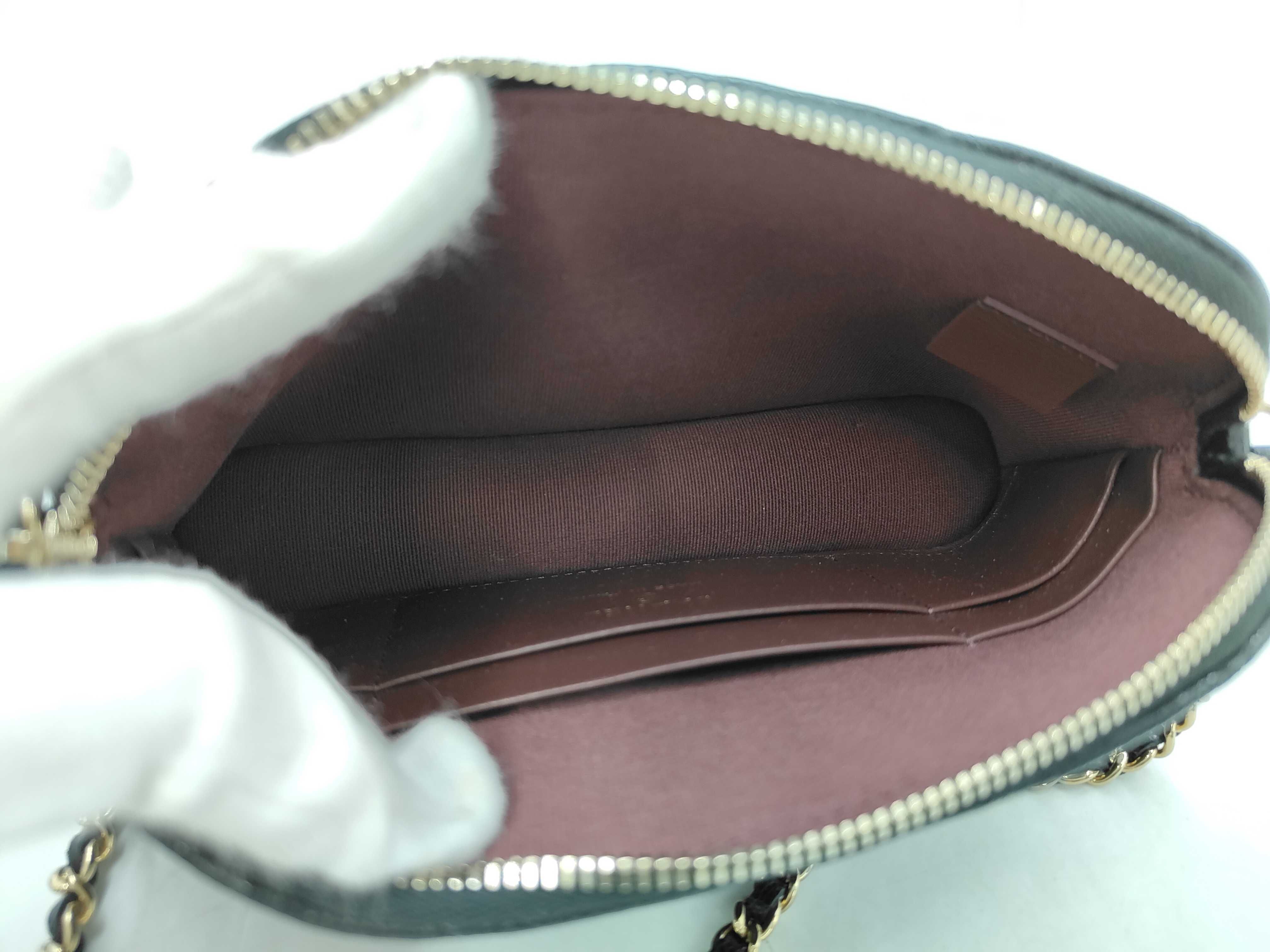 Caviar Skin Classic Shoulder Bag — view 8