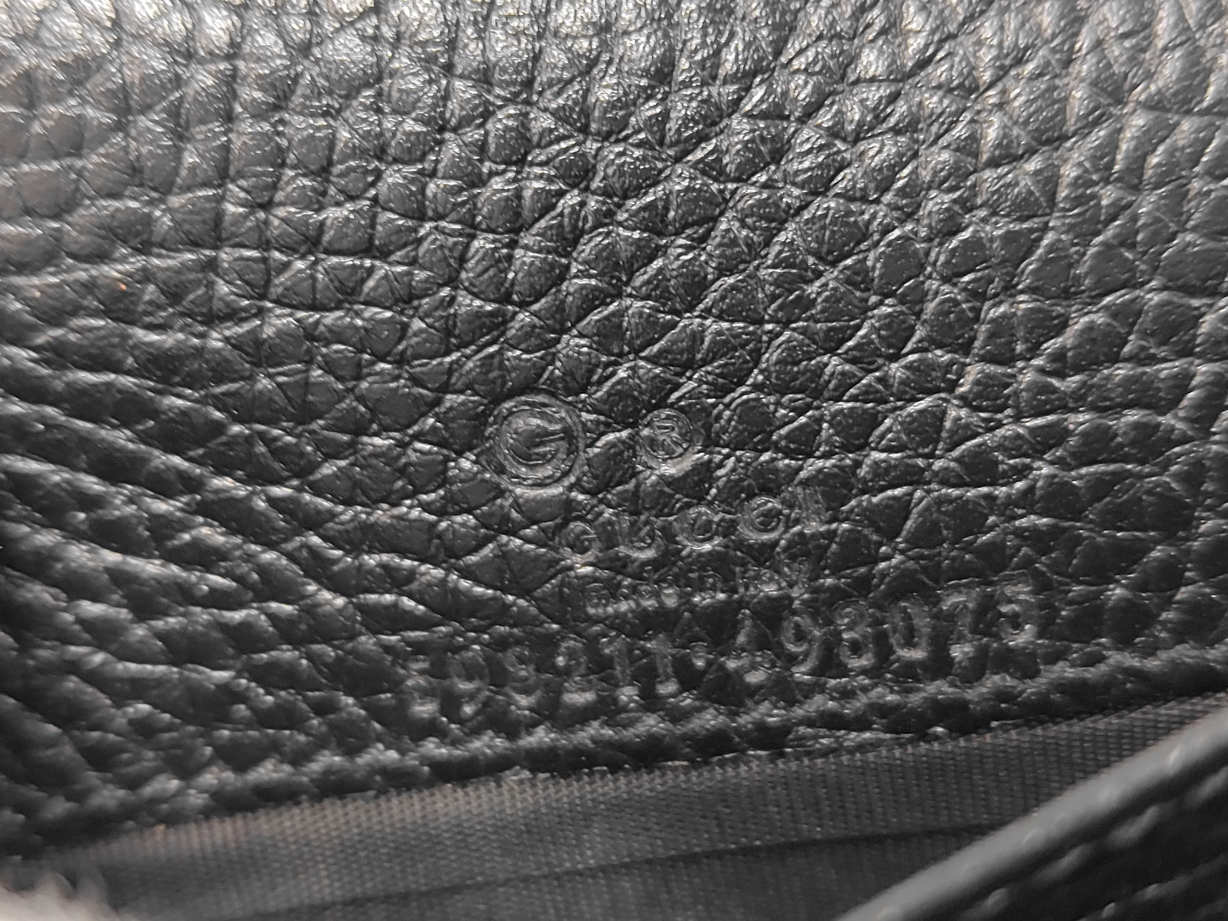 Soho Chain Wallet Shoulder Bag (Excellent Condition) — view 10