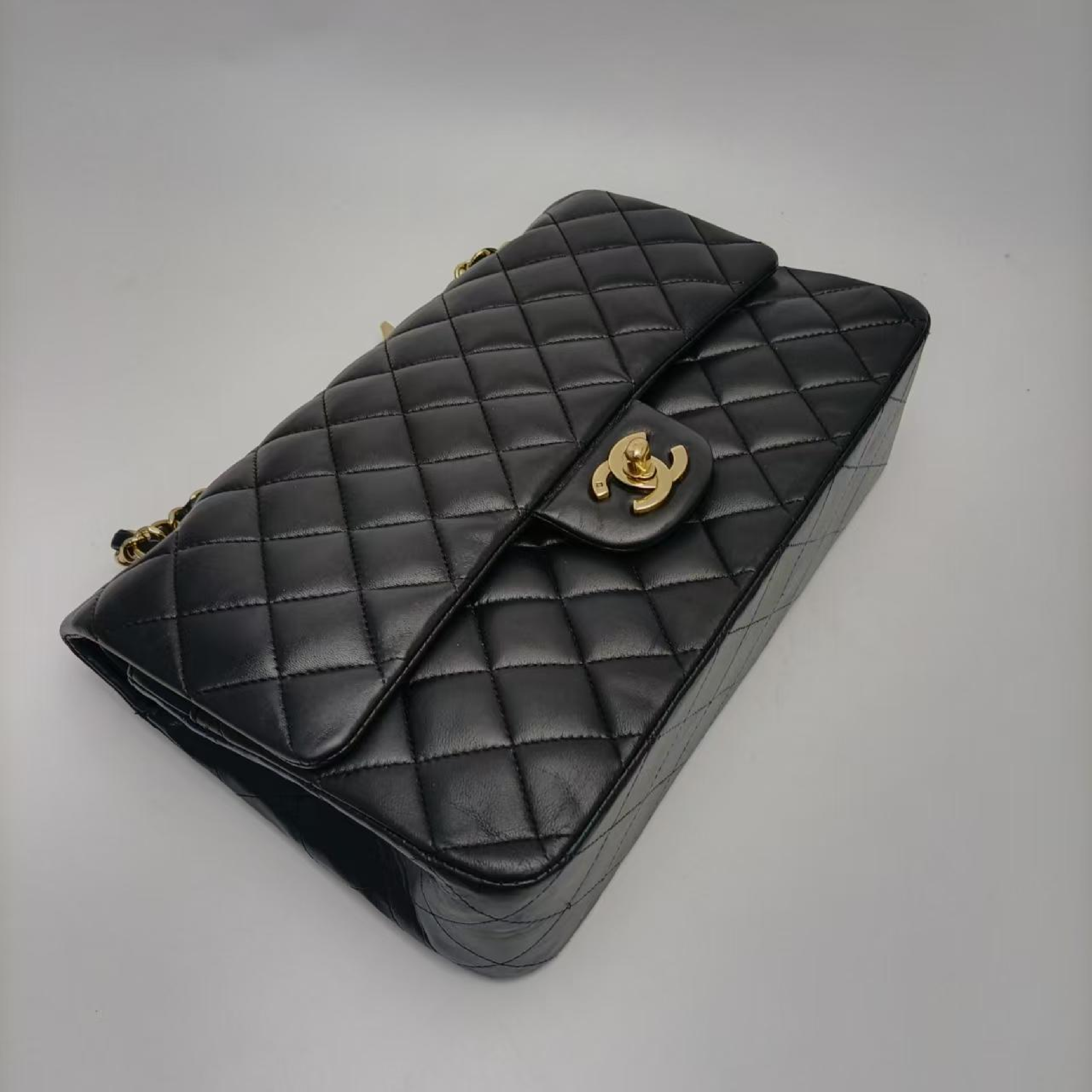 Classic Flap Lambskin Shoulder Bag Serial Number 12 Shoulder Bag — view 4