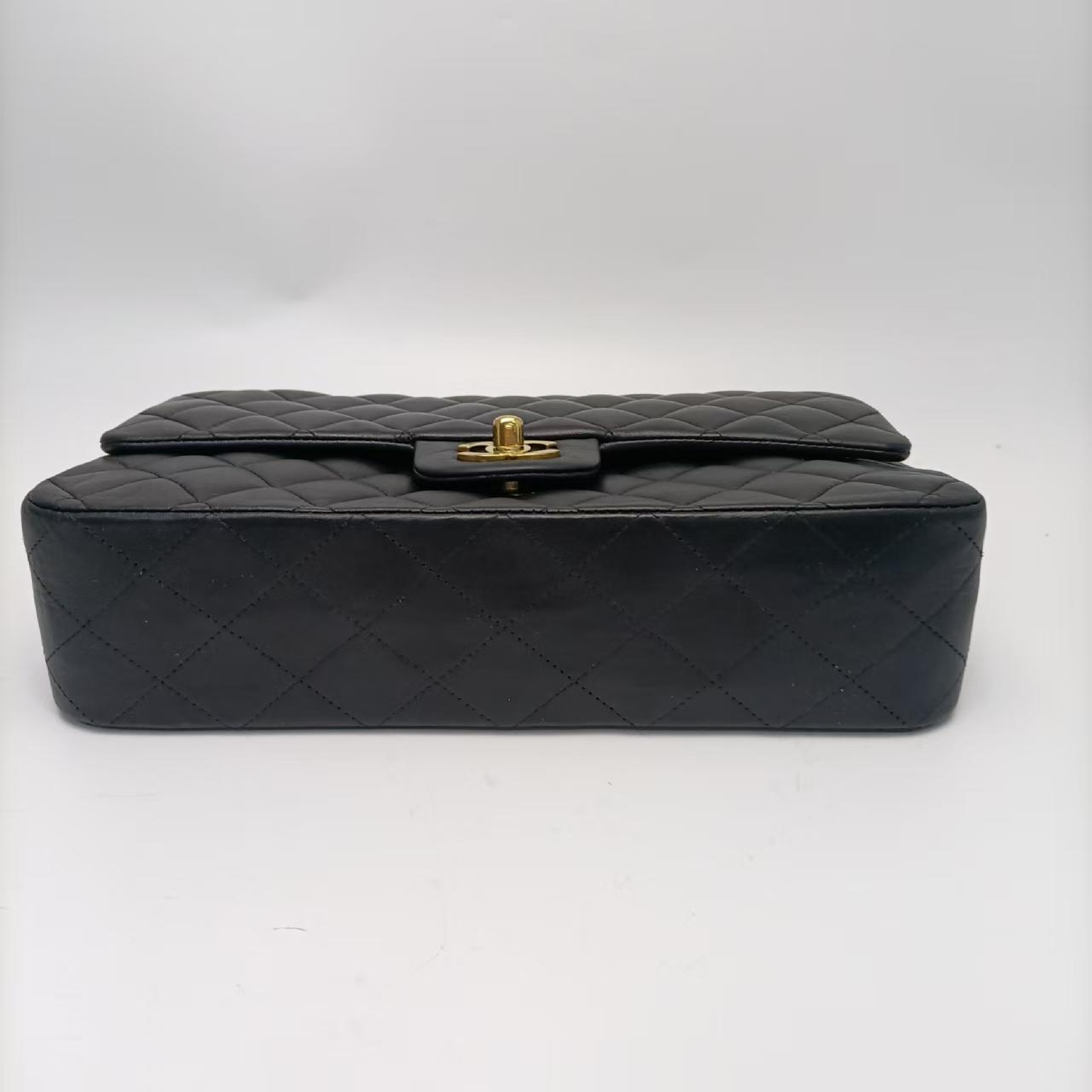 Classic Flap Lambskin Shoulder Bag Serial Number 12 Shoulder Bag — view 6