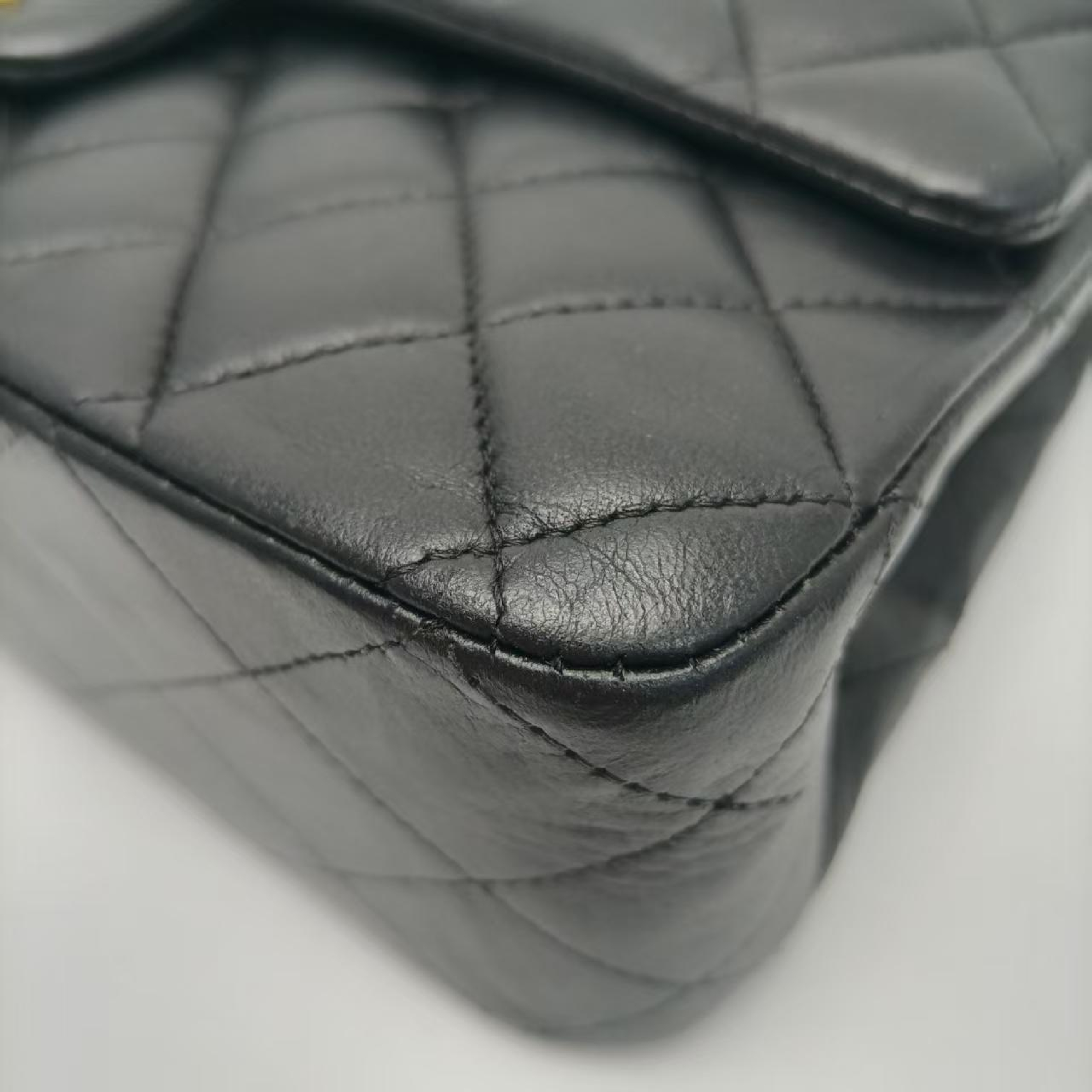 Classic Flap Lambskin Shoulder Bag Serial Number 12 Shoulder Bag — view 7