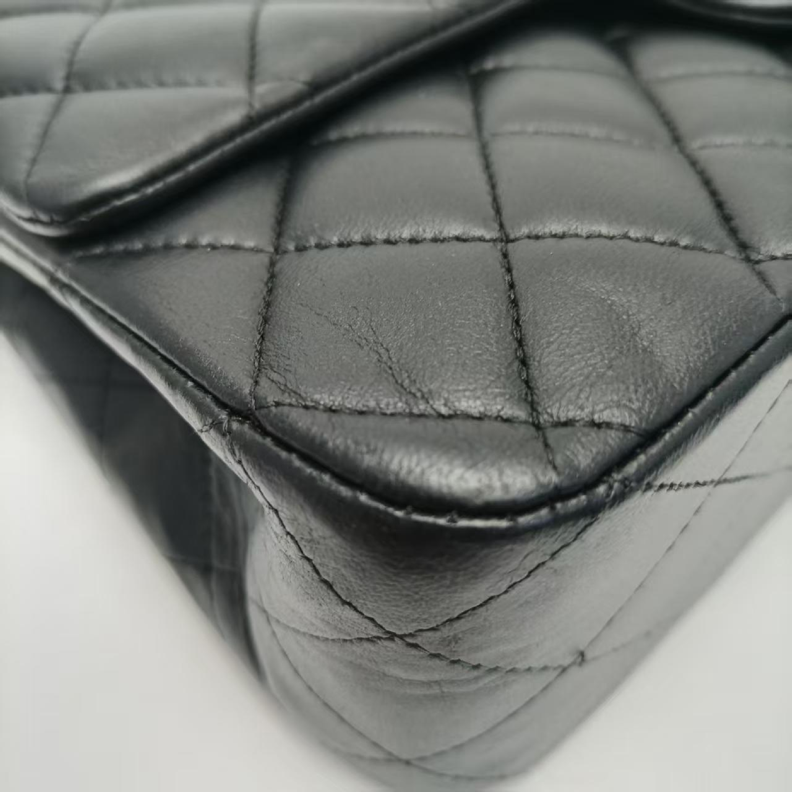 Classic Flap Lambskin Shoulder Bag Serial Number 12 Shoulder Bag — view 8