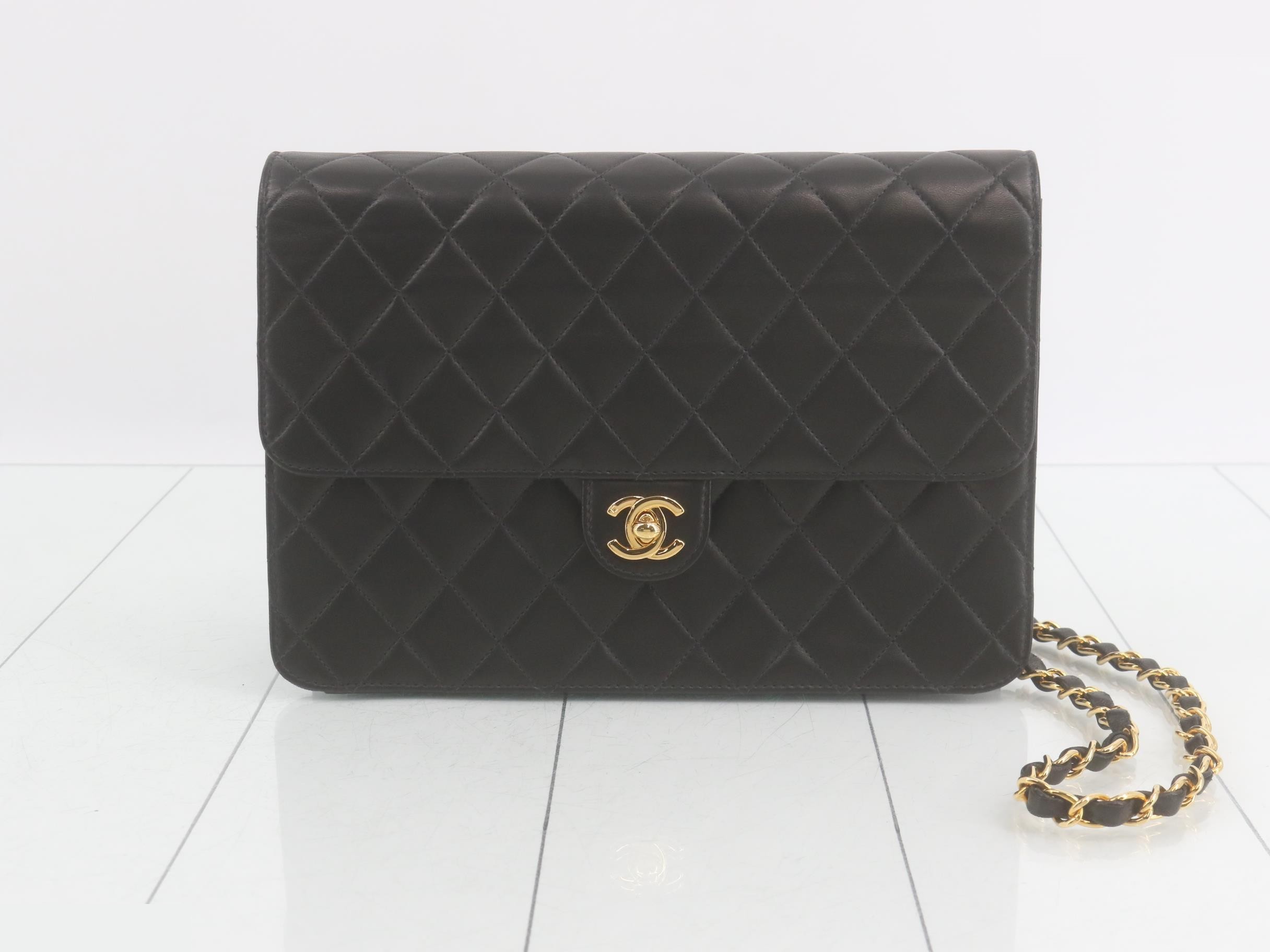 Chain shoulder bag, turn-lock, item number 7.