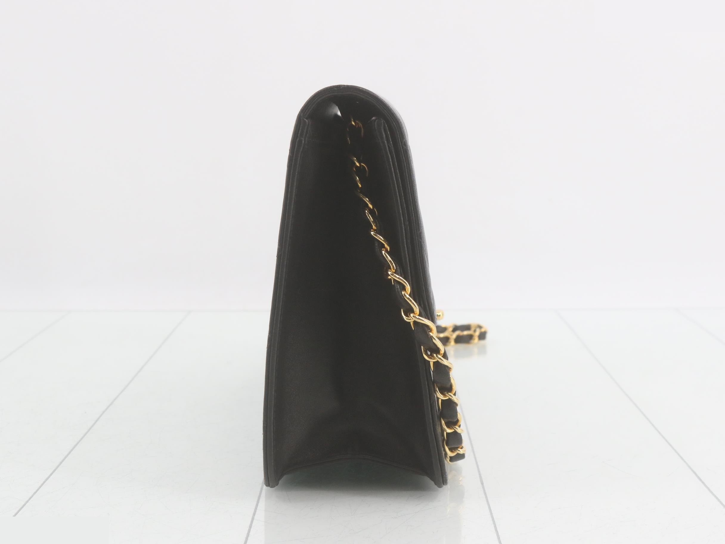 Chain shoulder bag, turn-lock, item number 7. — view 4