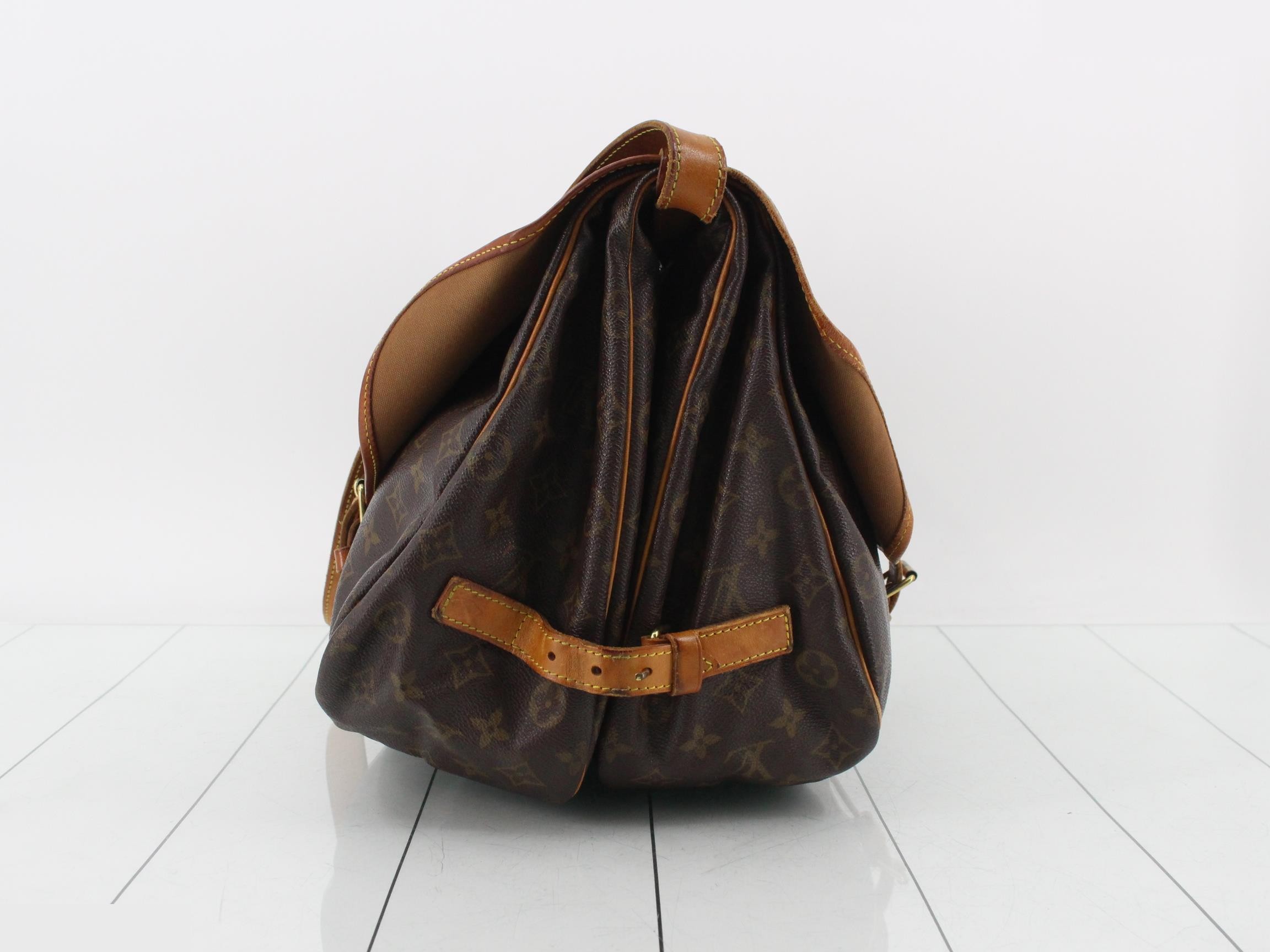 Saumur 30 Monogram Shoulder Bag AR0994 LV — view 3