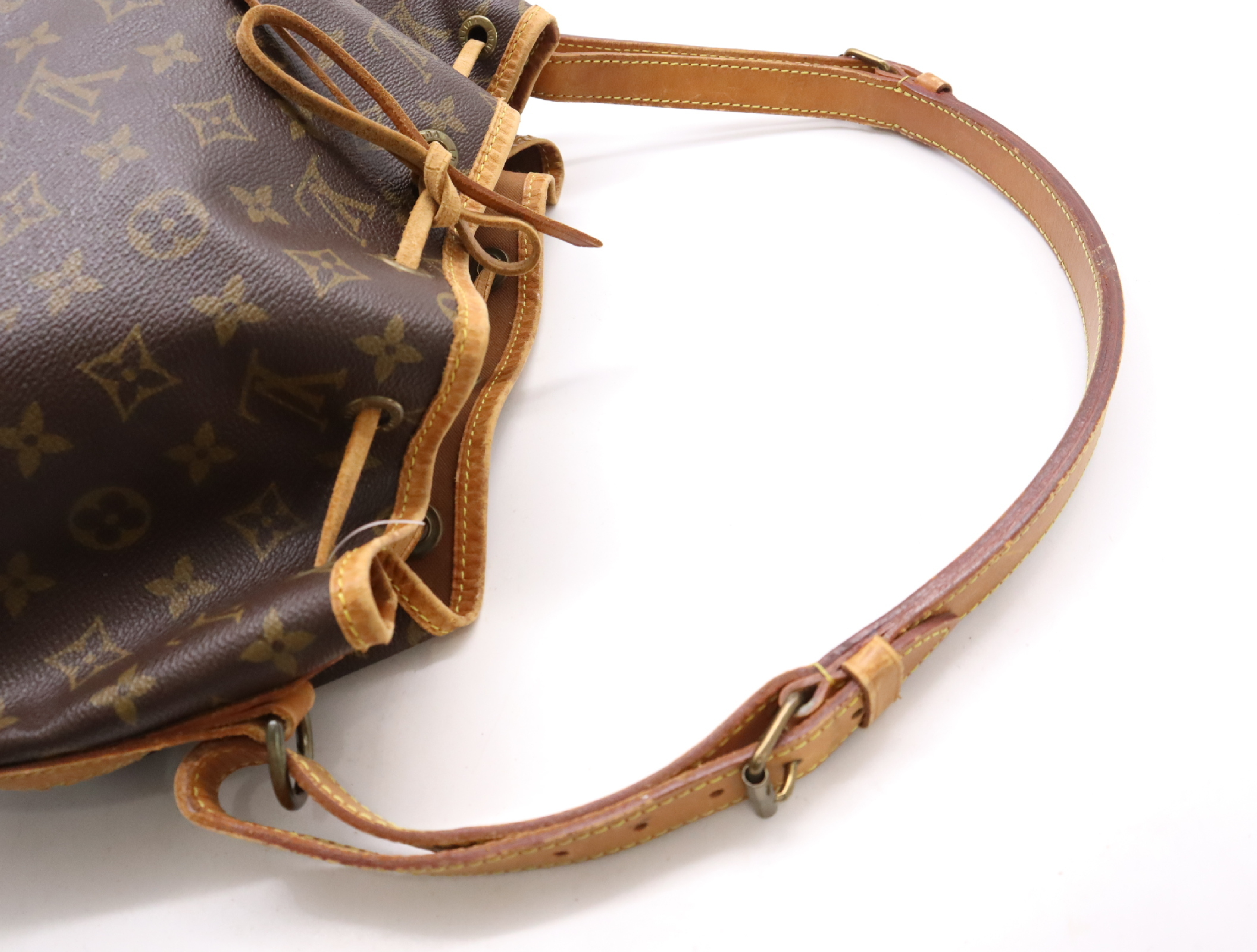 M42224 Monogram Noe Shoulder Bag — view 10