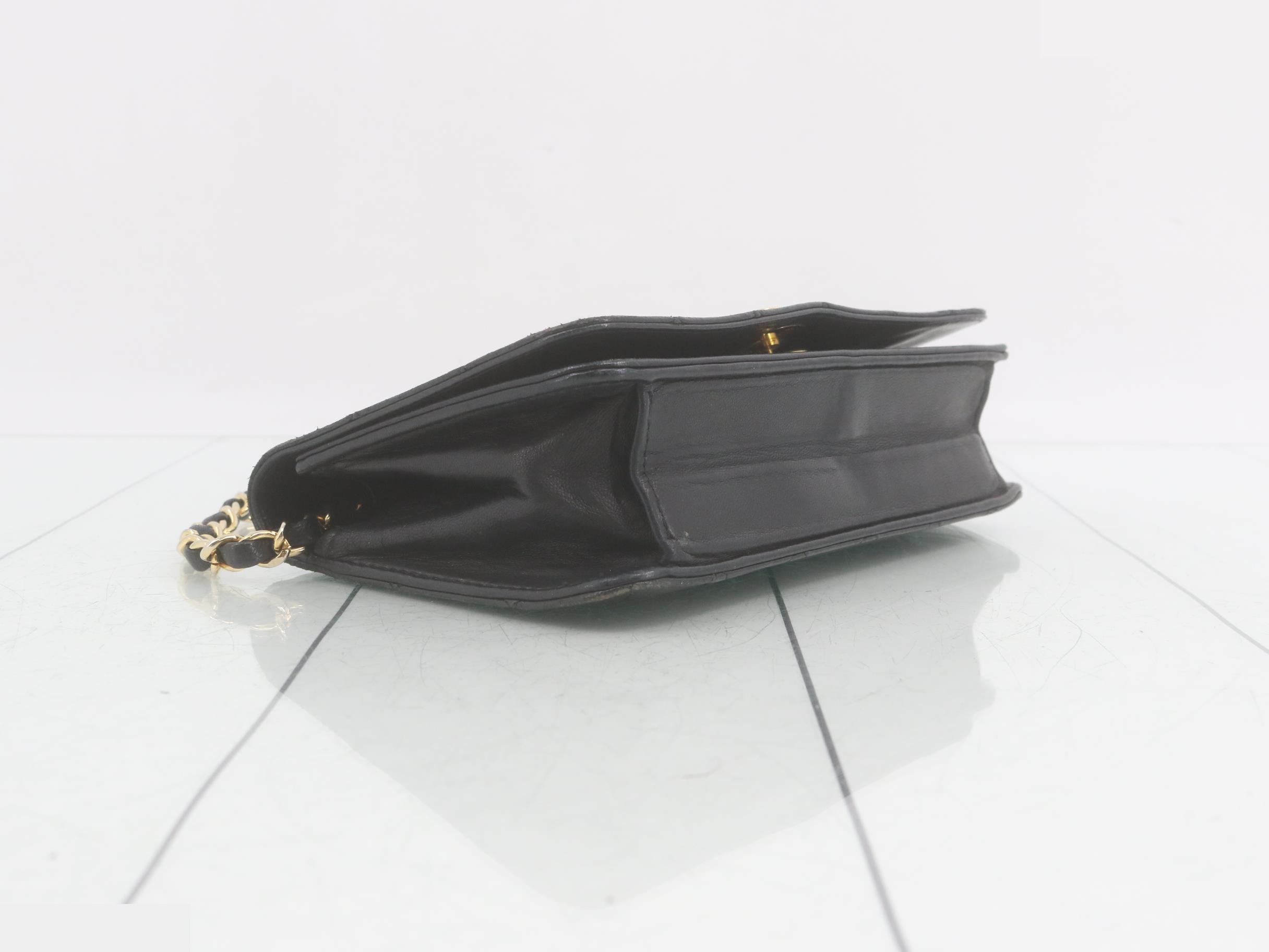 Matelasse shoulder bag — view 5