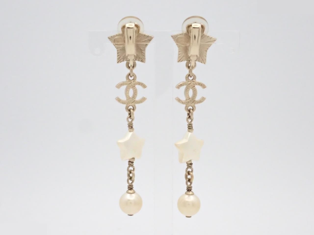 Earrings with Coco Mark design, gold. — view 2
