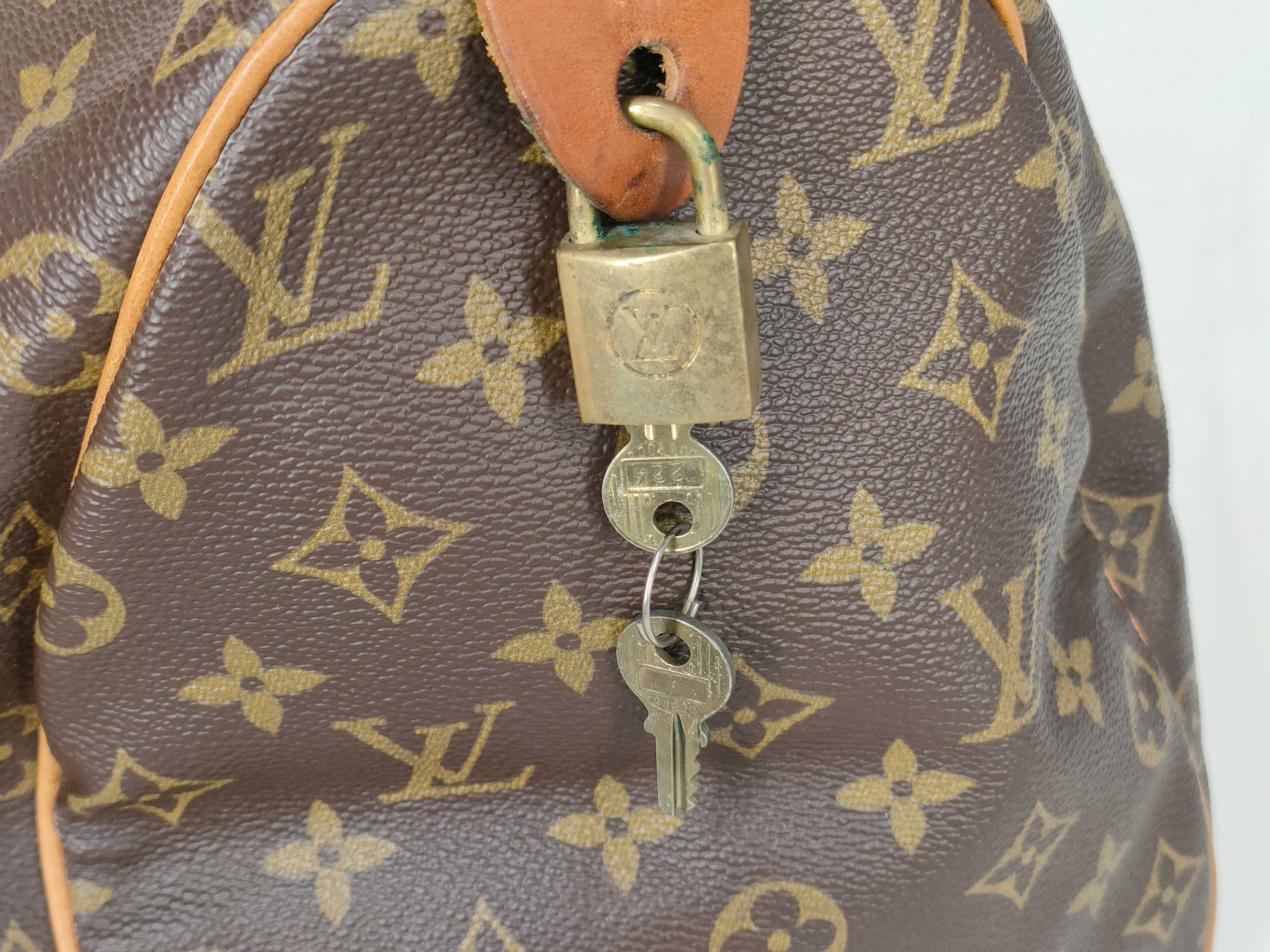 Monogram Louis Vuitton Speedy 40 Handbag — view 15