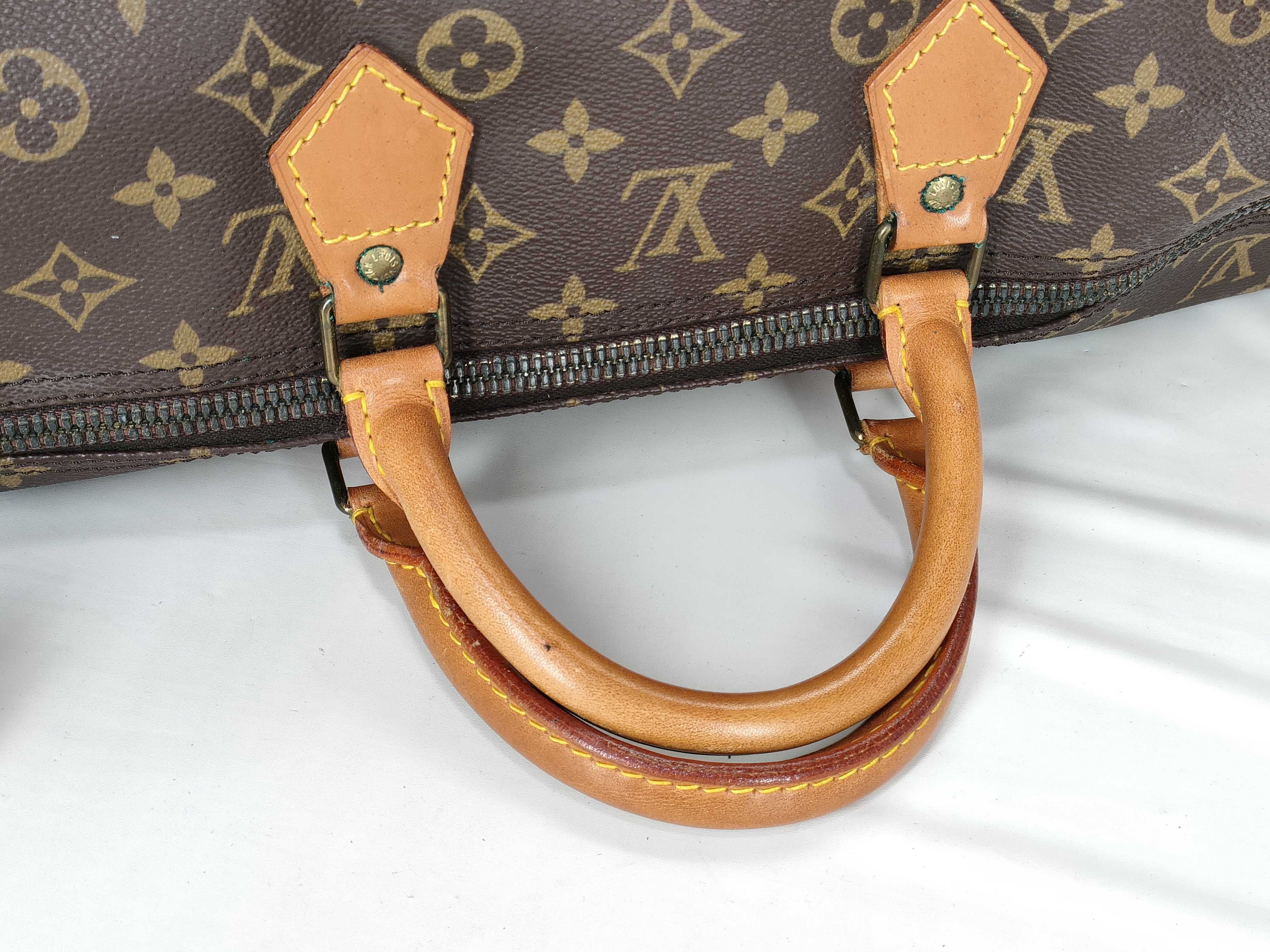 Monogram Louis Vuitton Speedy 40 Handbag — view 3