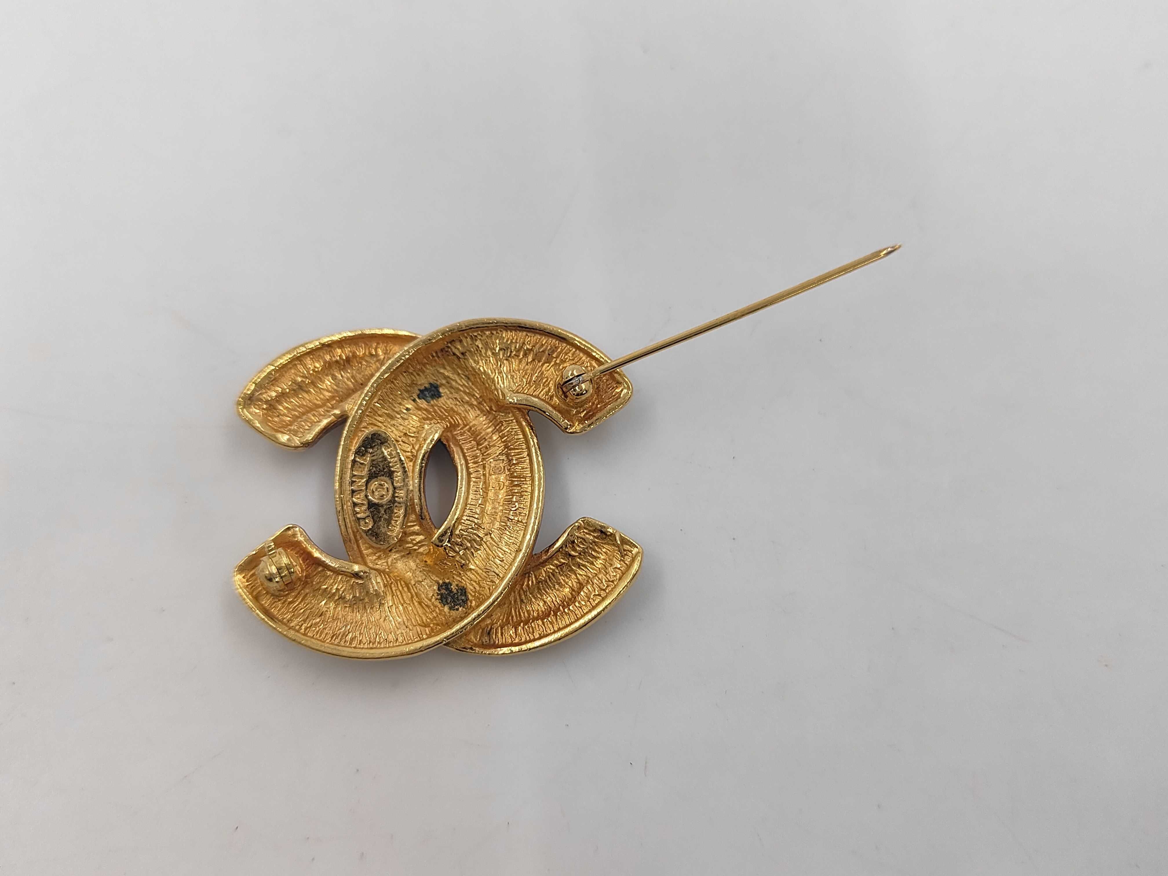brooch — view 4