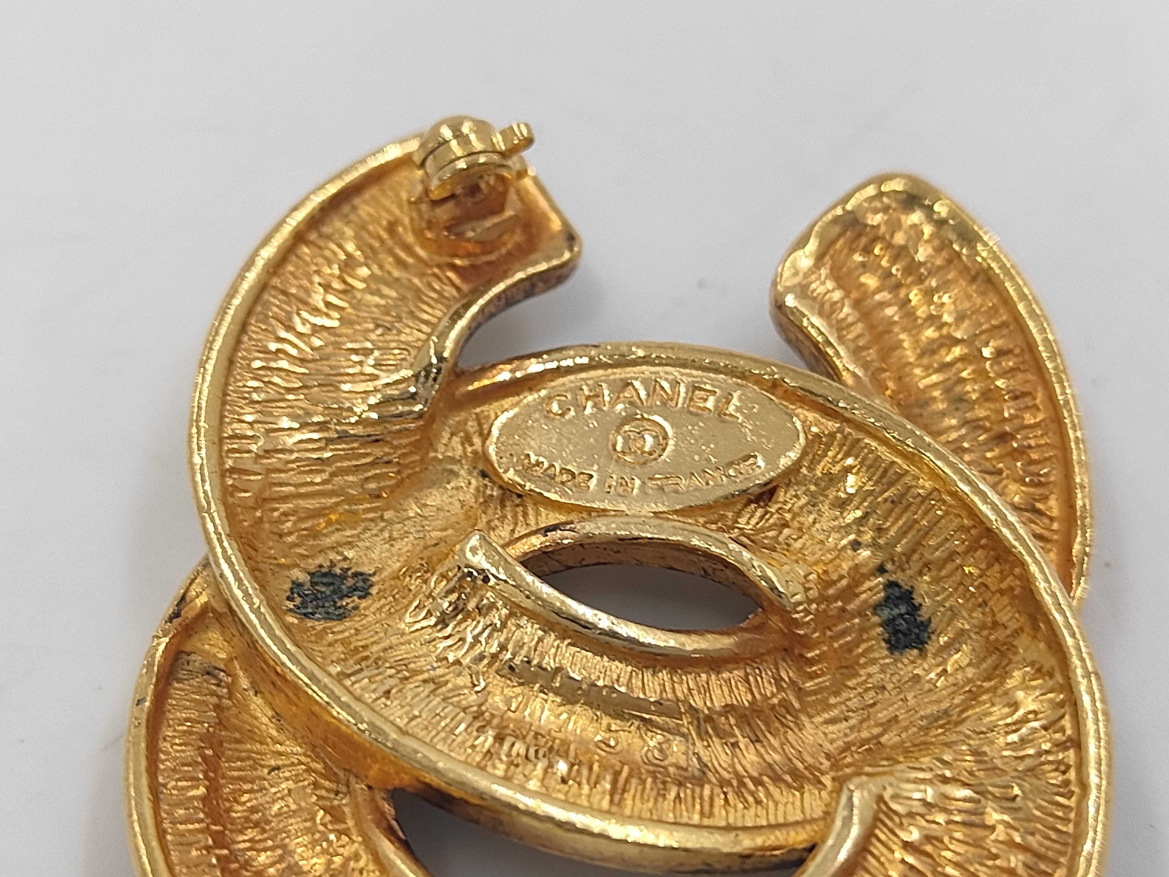 brooch — view 5