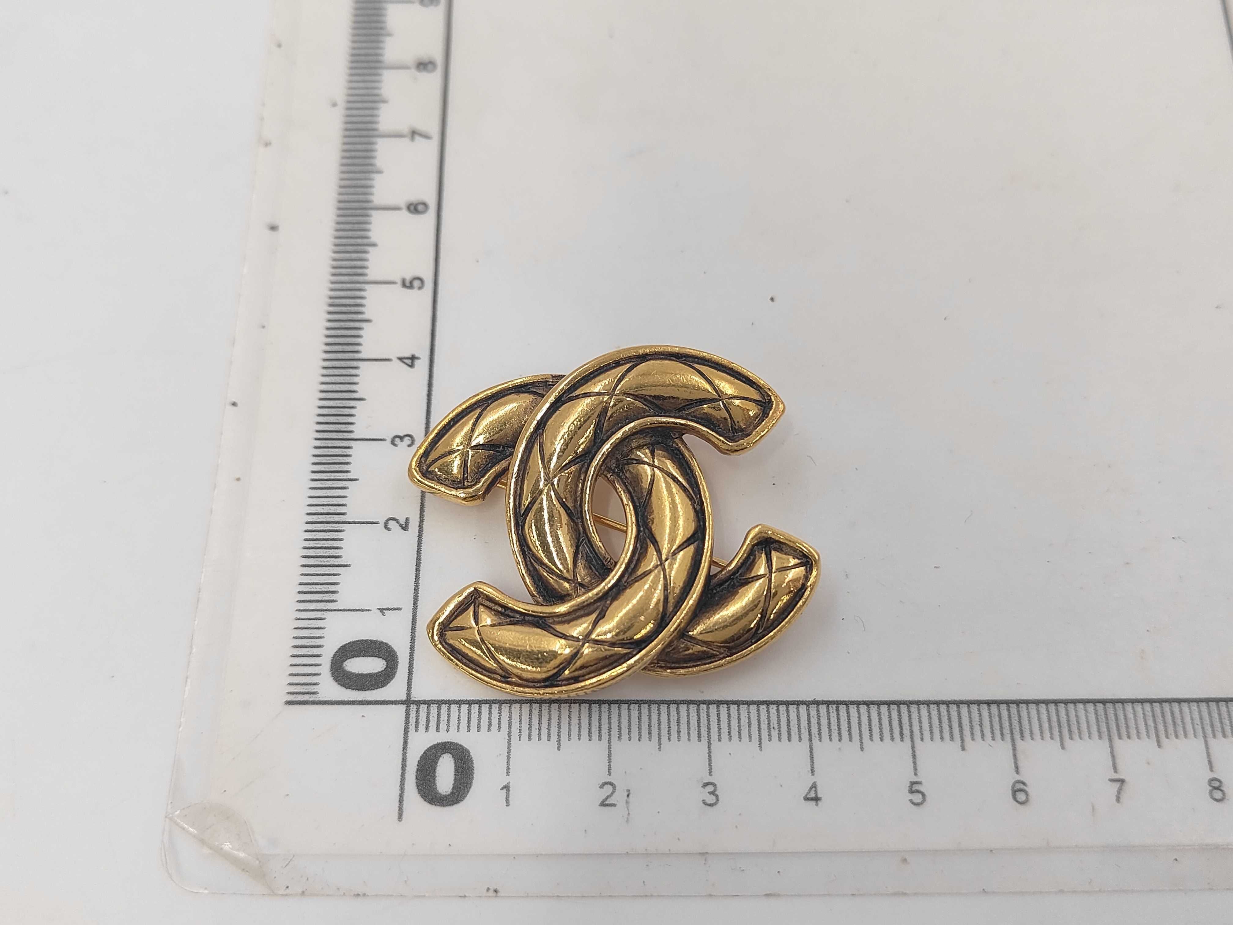 brooch — view 6