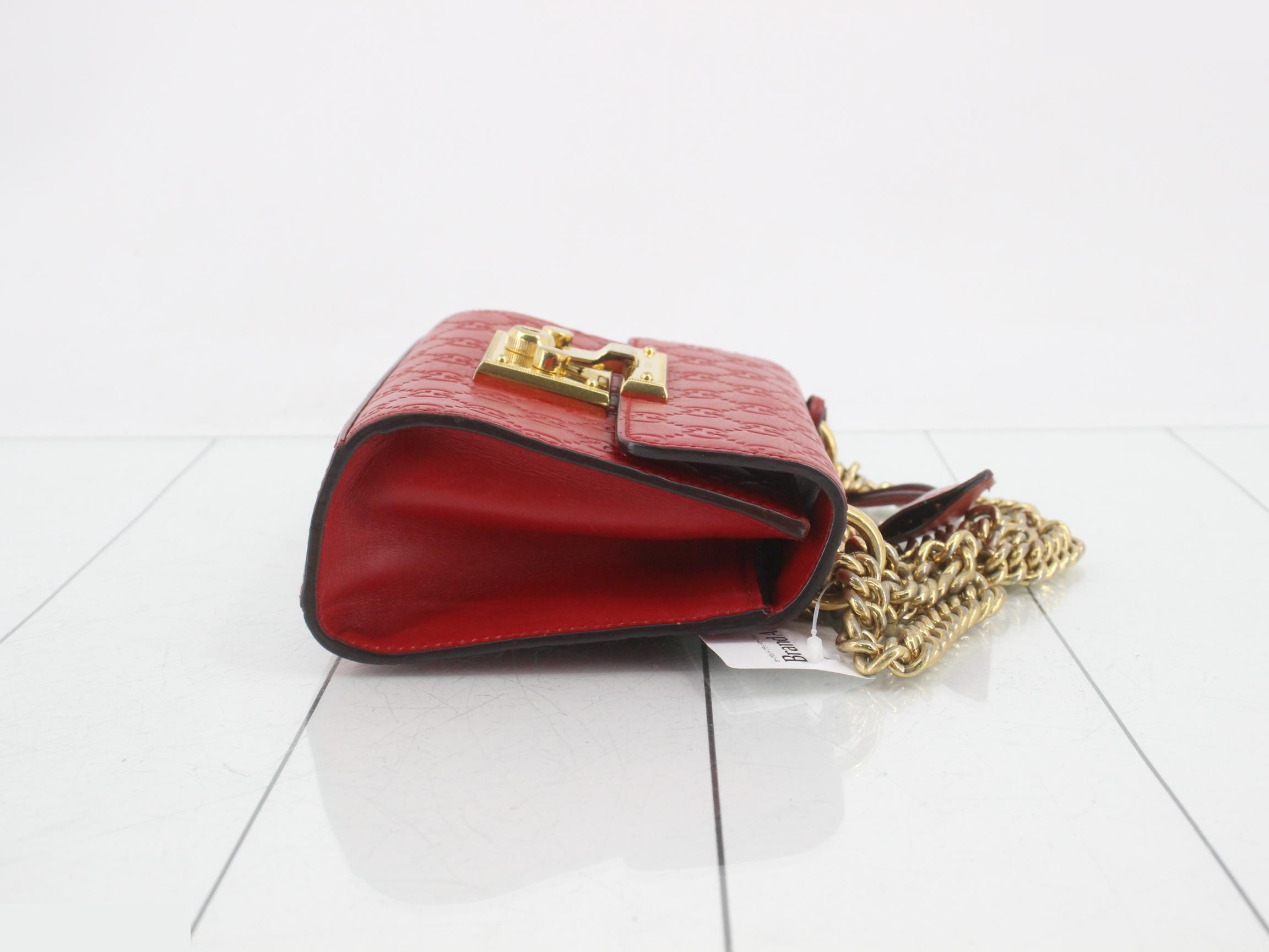 Padlock Chain — view 3