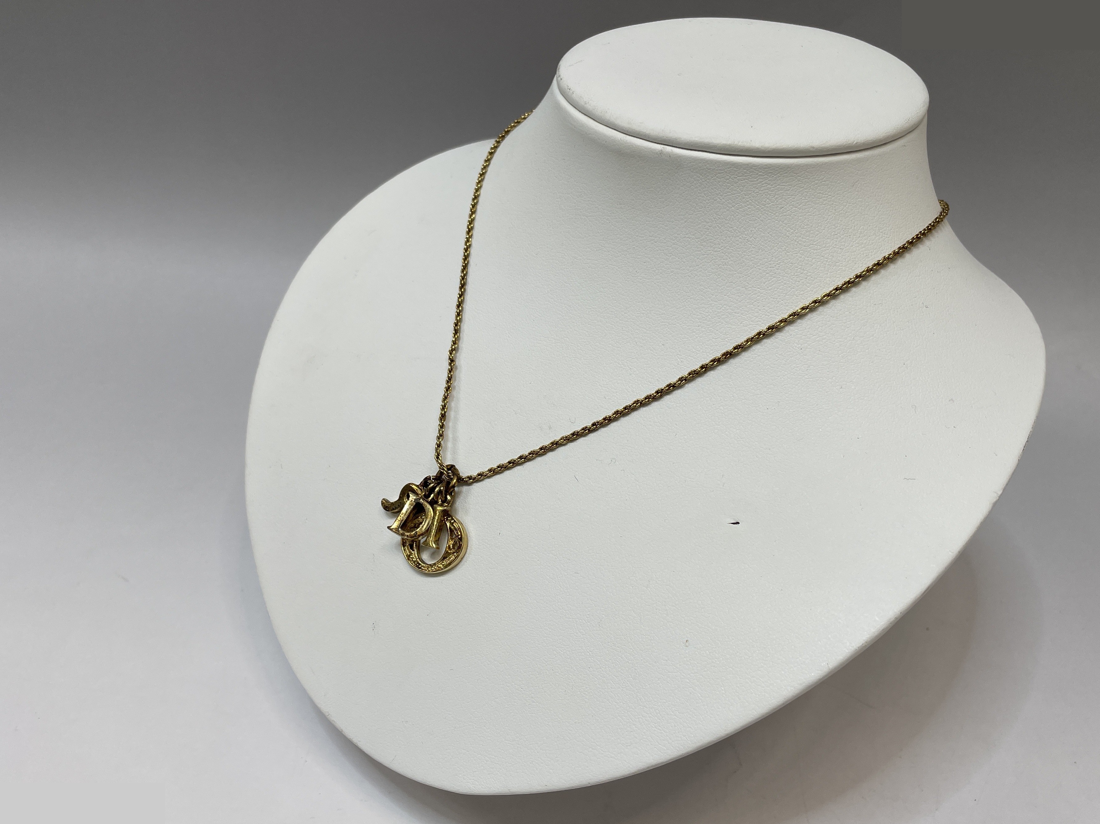 CD logo necklace gold D. I. O. R charm total length 44cm — view 3