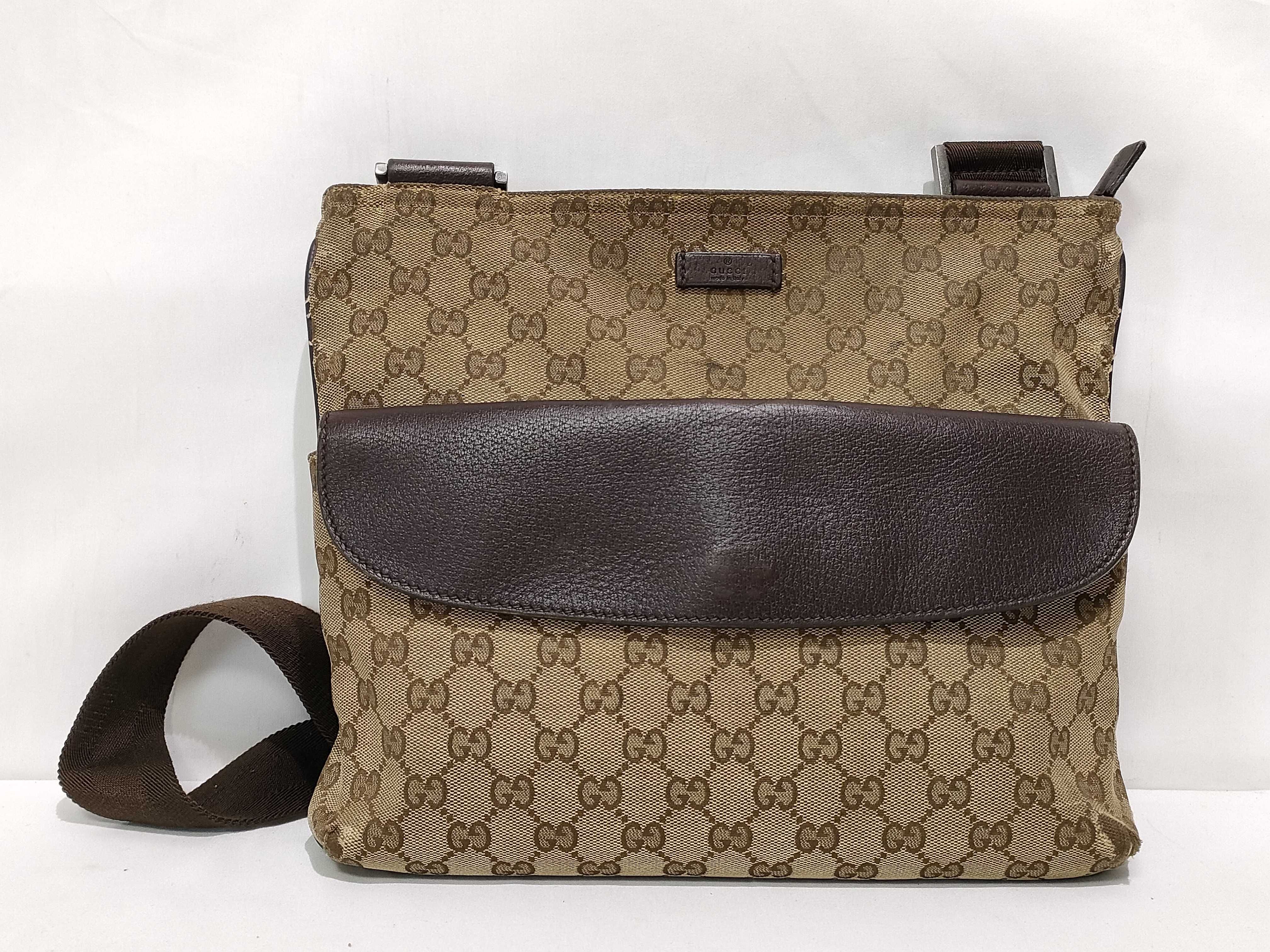 GG Canvas Shoulder Bag