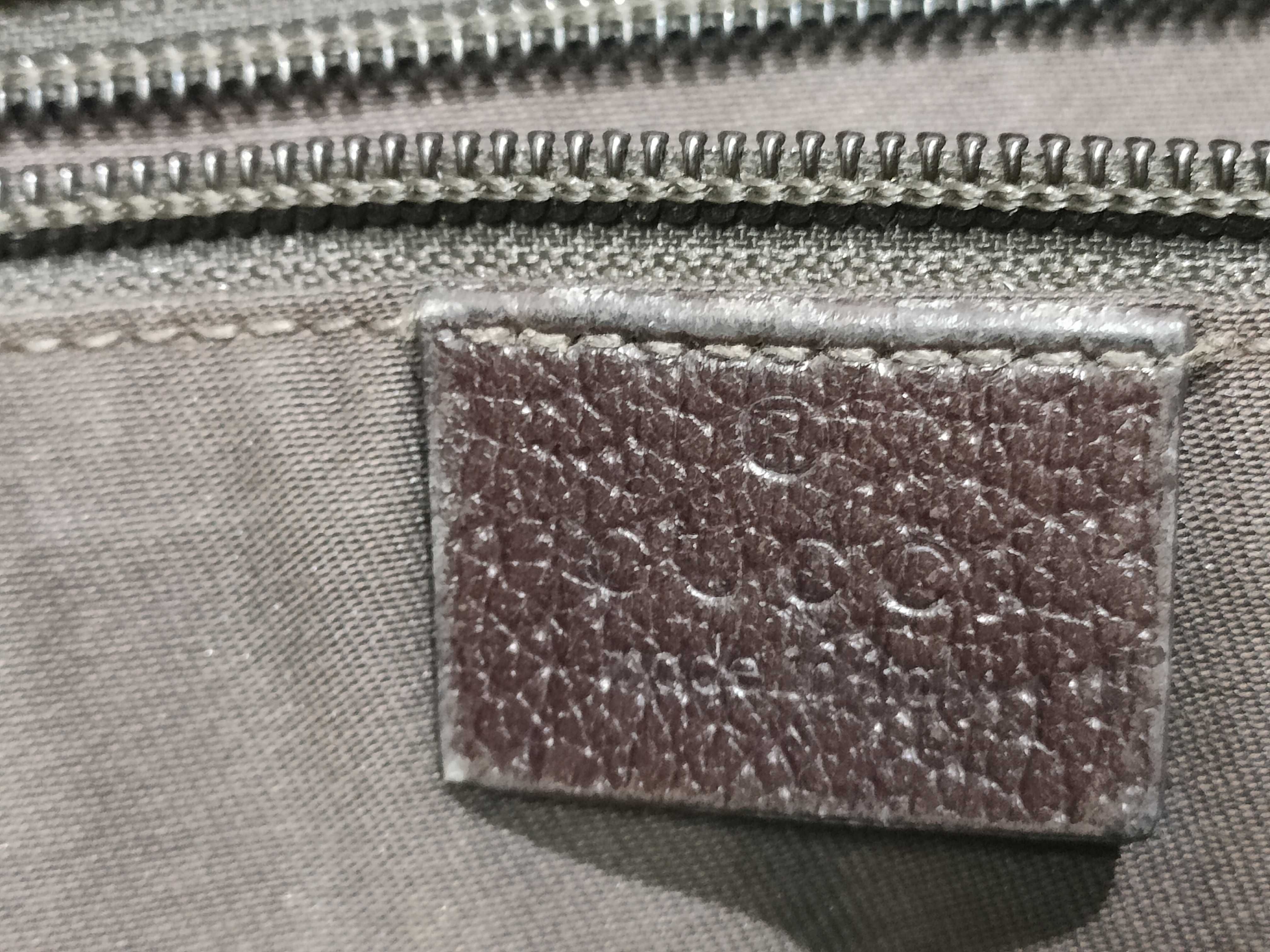 GG Canvas Shoulder Bag — view 11