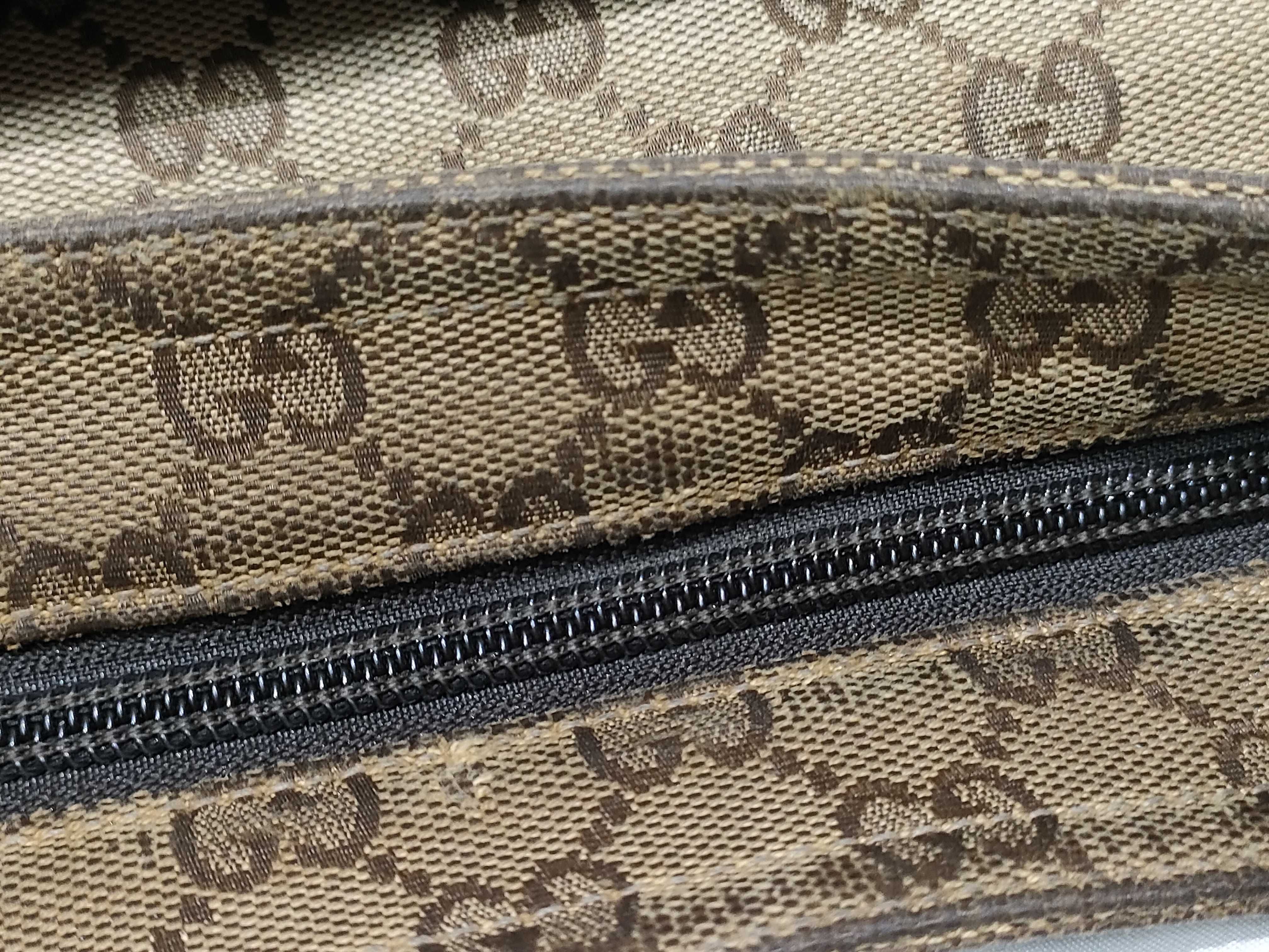 GG Canvas Shoulder Bag — view 8