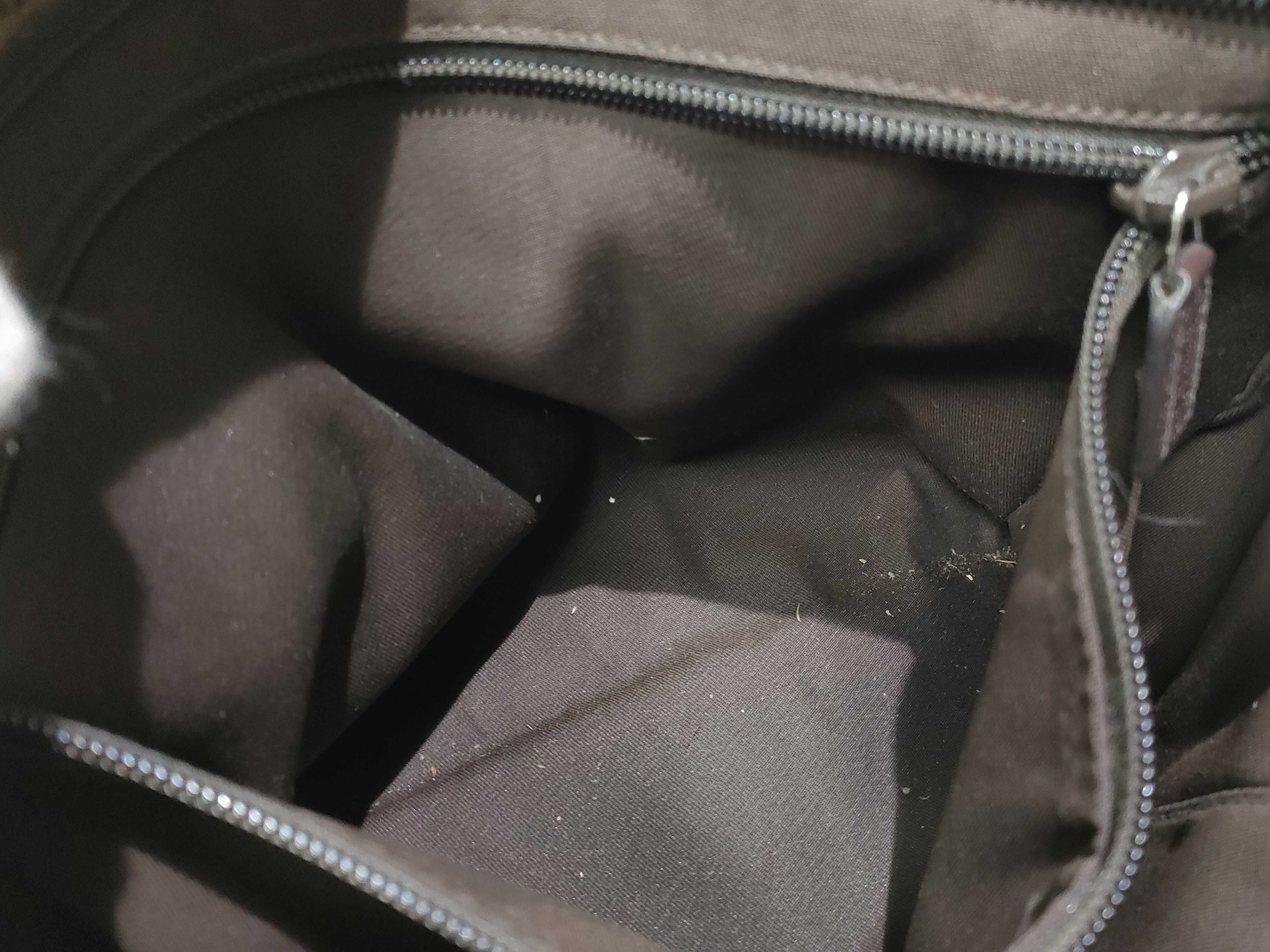 GG Canvas Shoulder Bag — view 10
