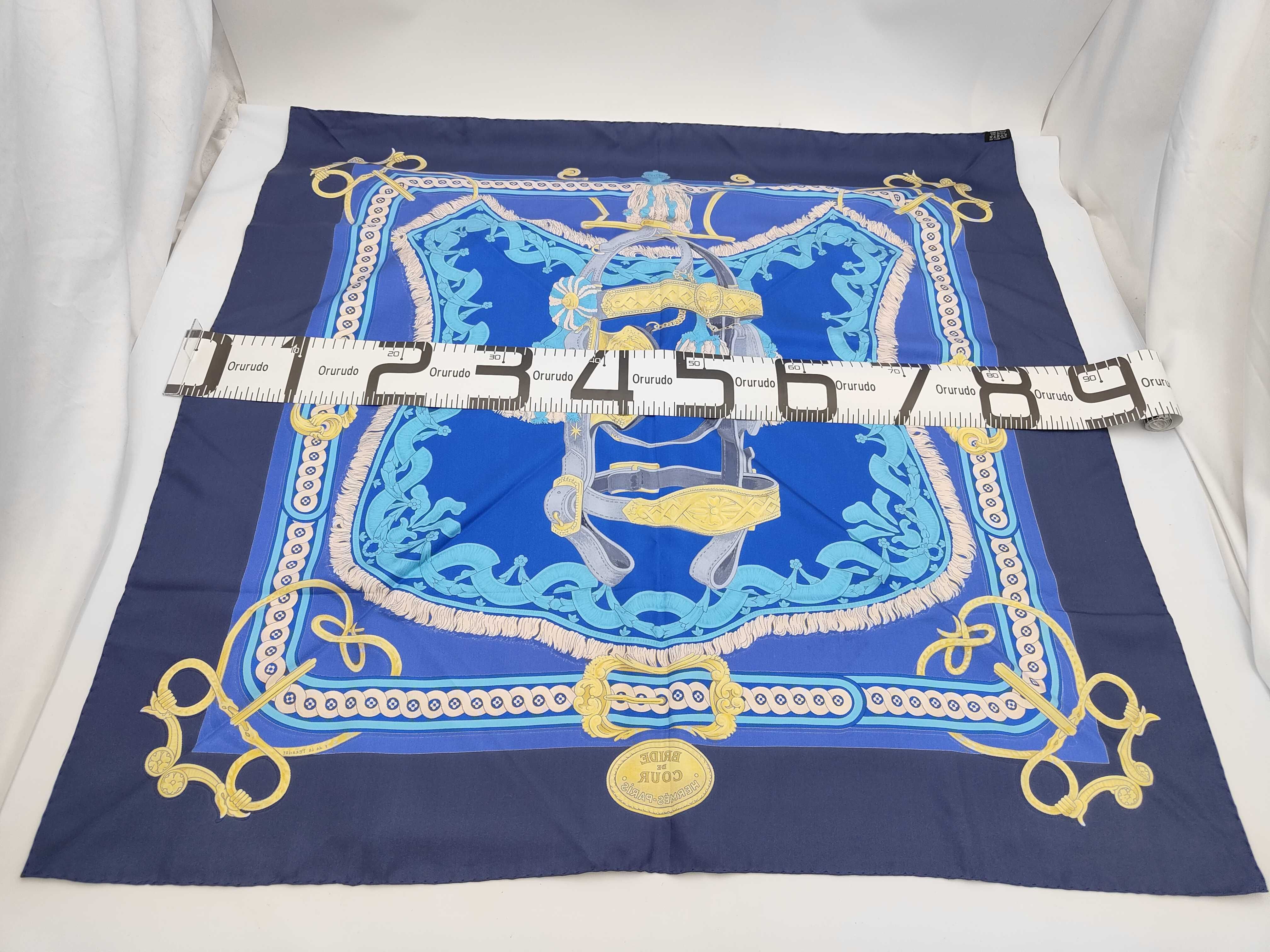 Carres scarf and other accessories — view 2