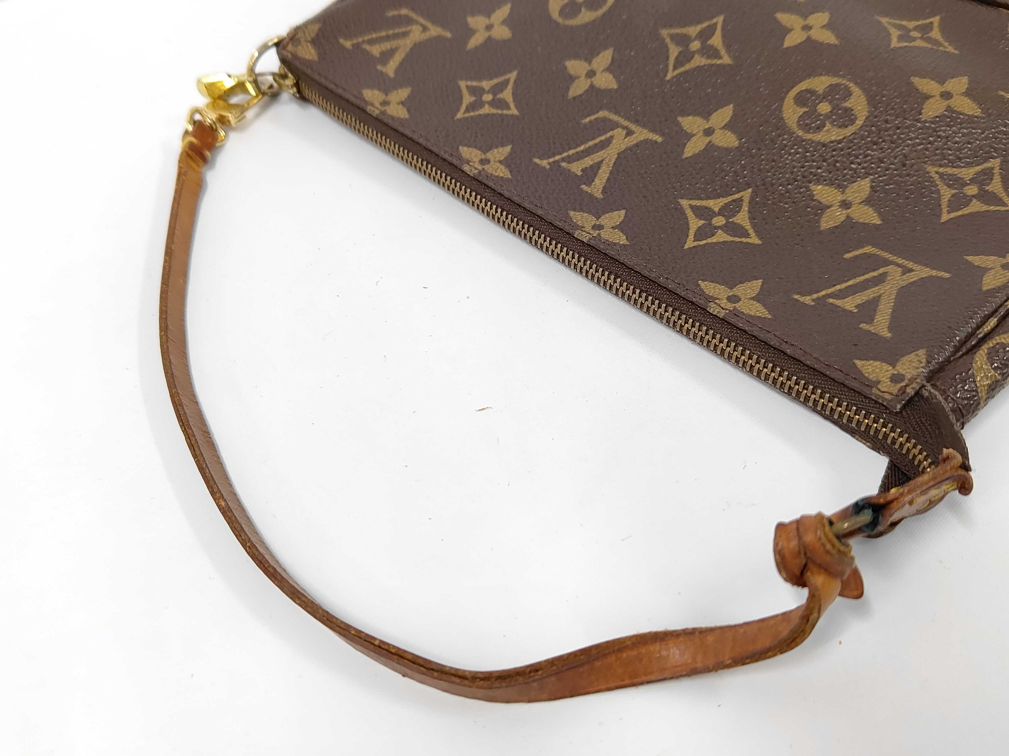 LV PVC Pochette Accessoires M51980 Pouch — view 5