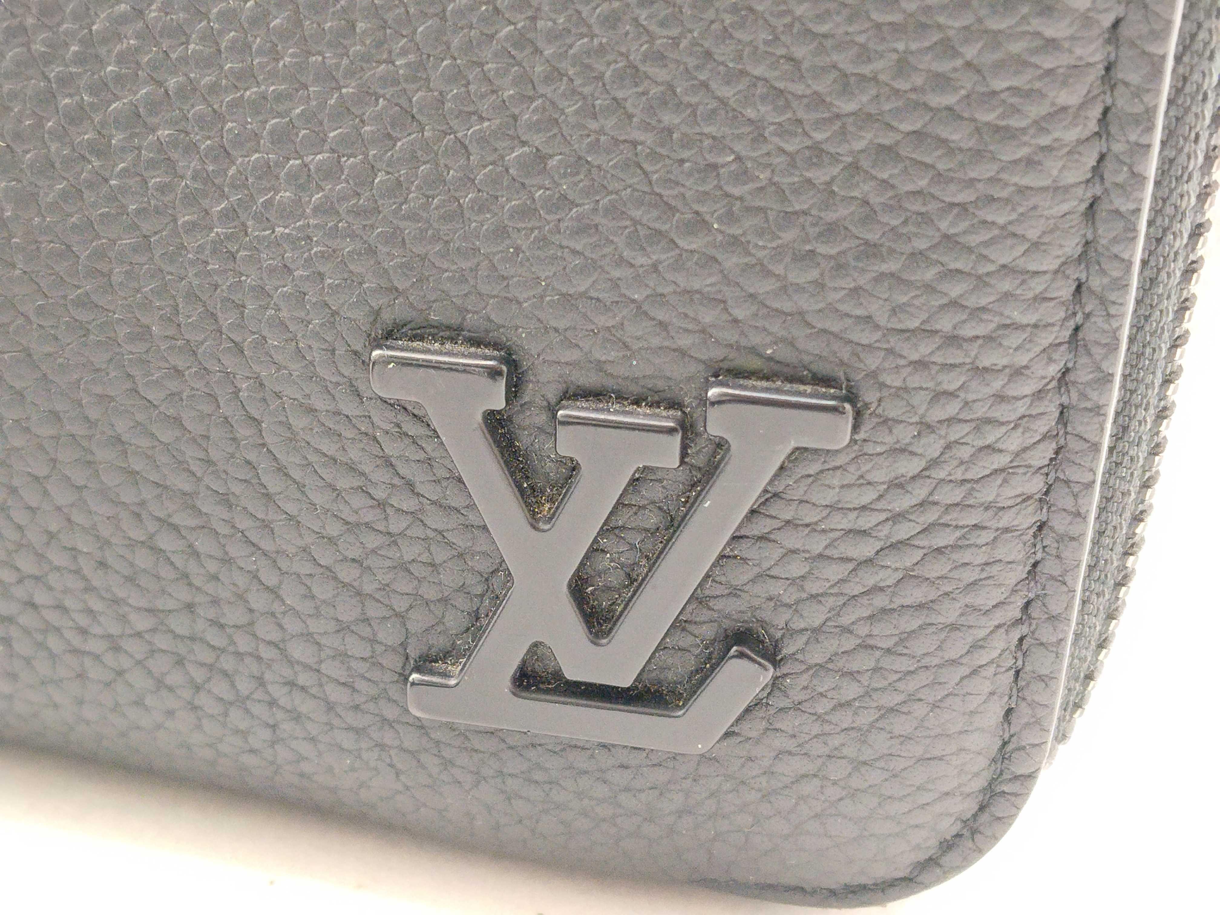 LV Aerogram Alpha Wearable Wallet M59161 Black Bag — view 11