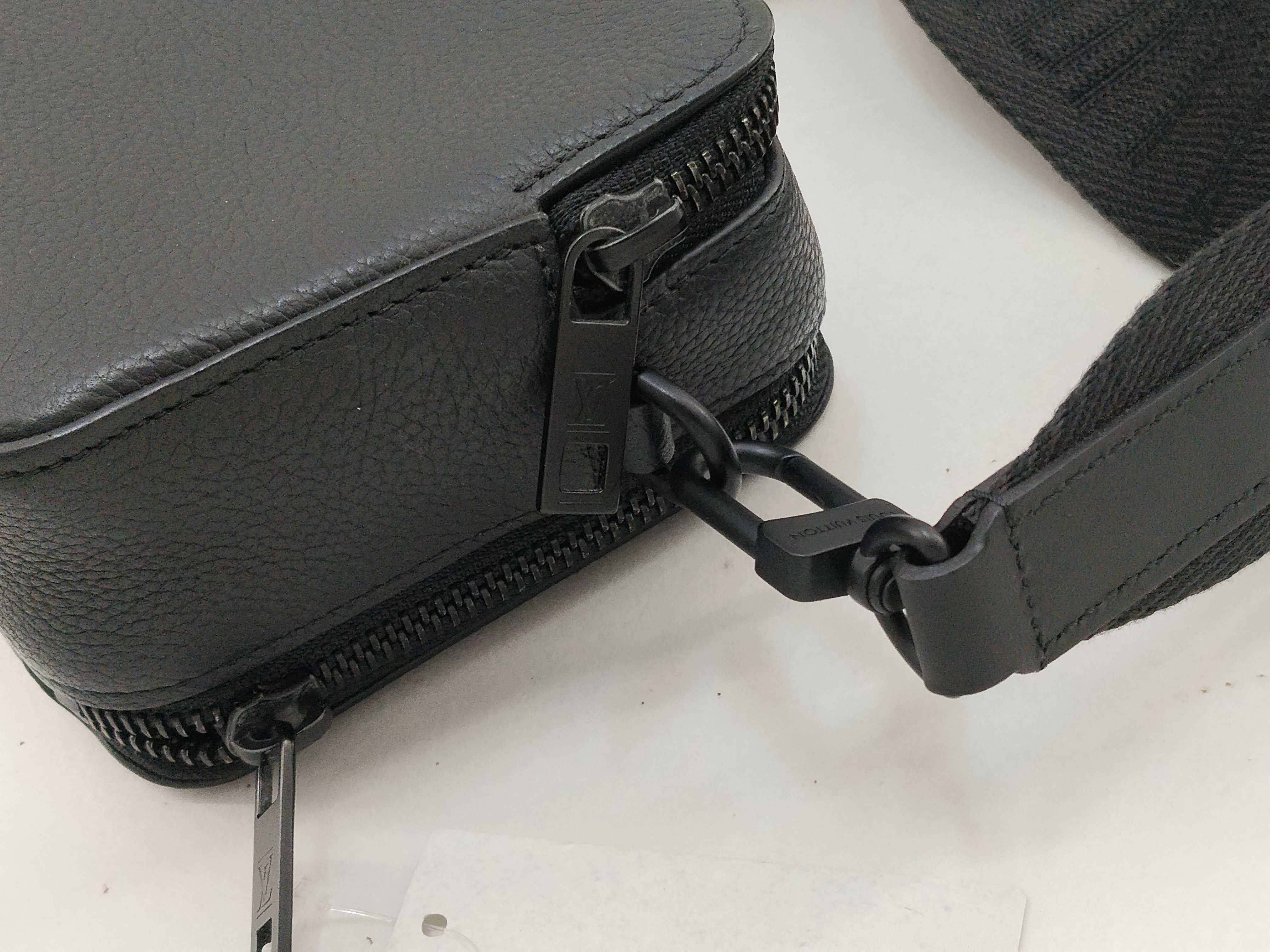 LV Aerogram Alpha Wearable Wallet M59161 Black Bag — view 5