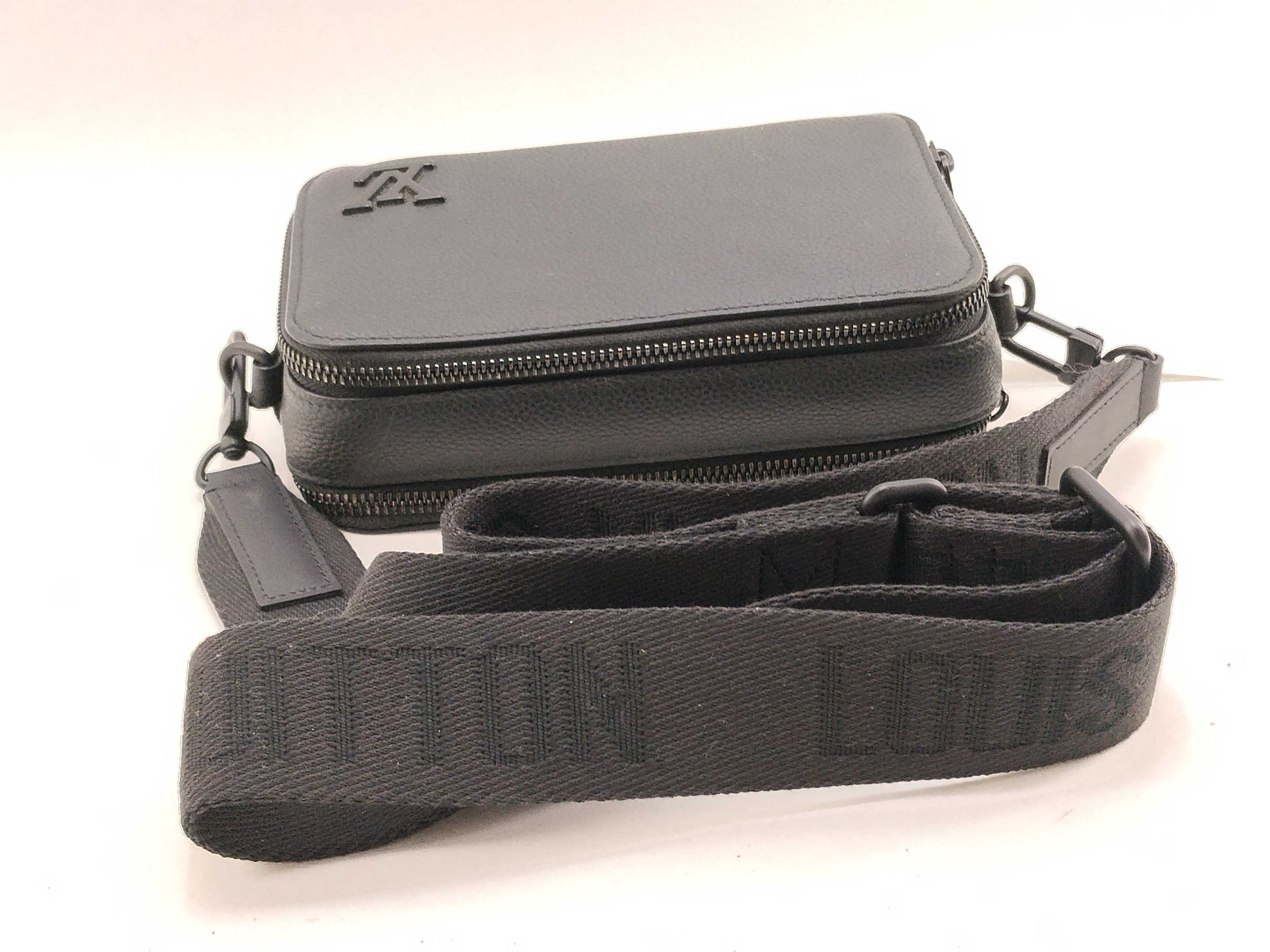 LV Aerogram Alpha Wearable Wallet M59161 Black Bag — view 7