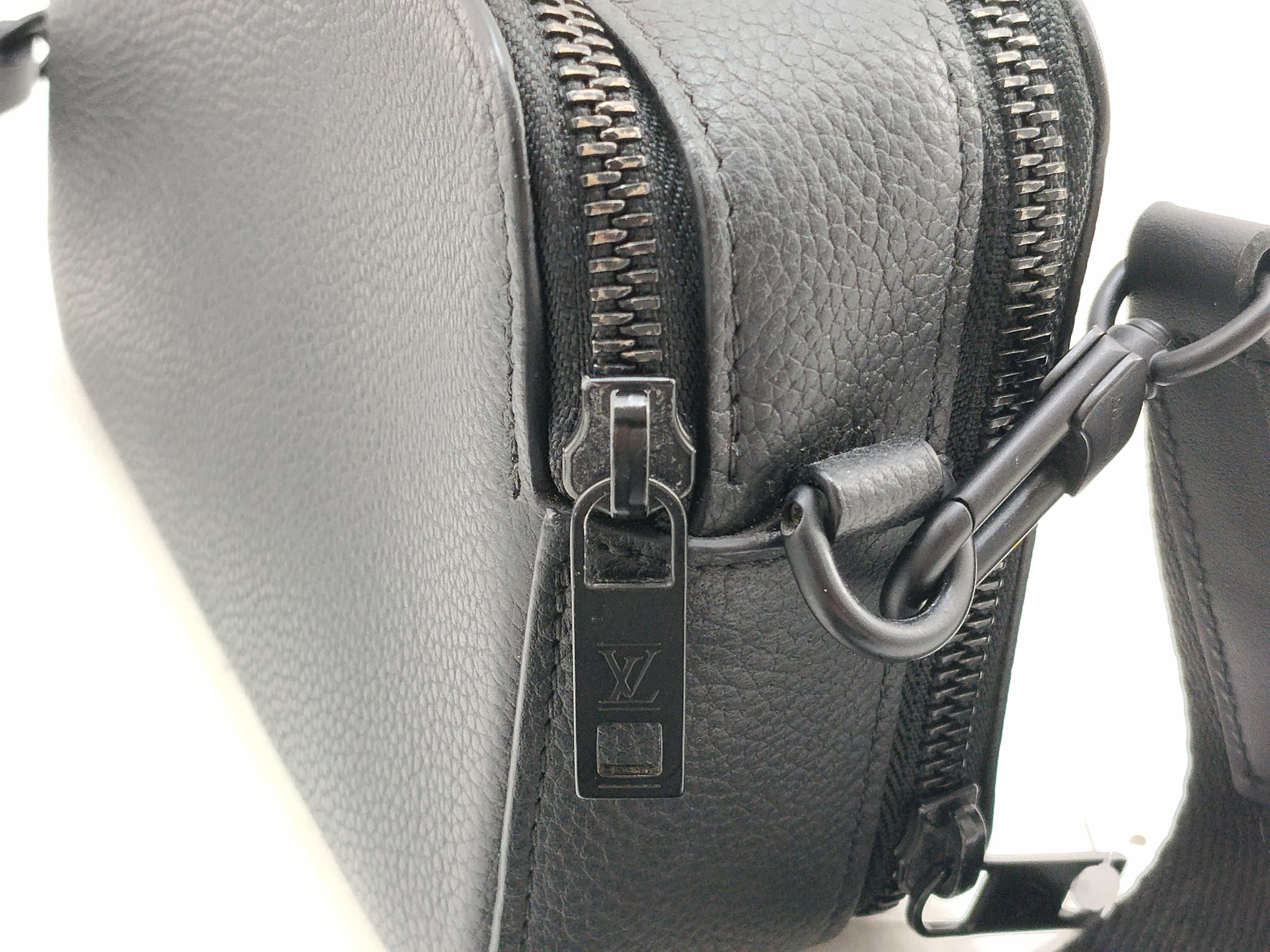 LV Aerogram Alpha Wearable Wallet M59161 Black Bag — view 10