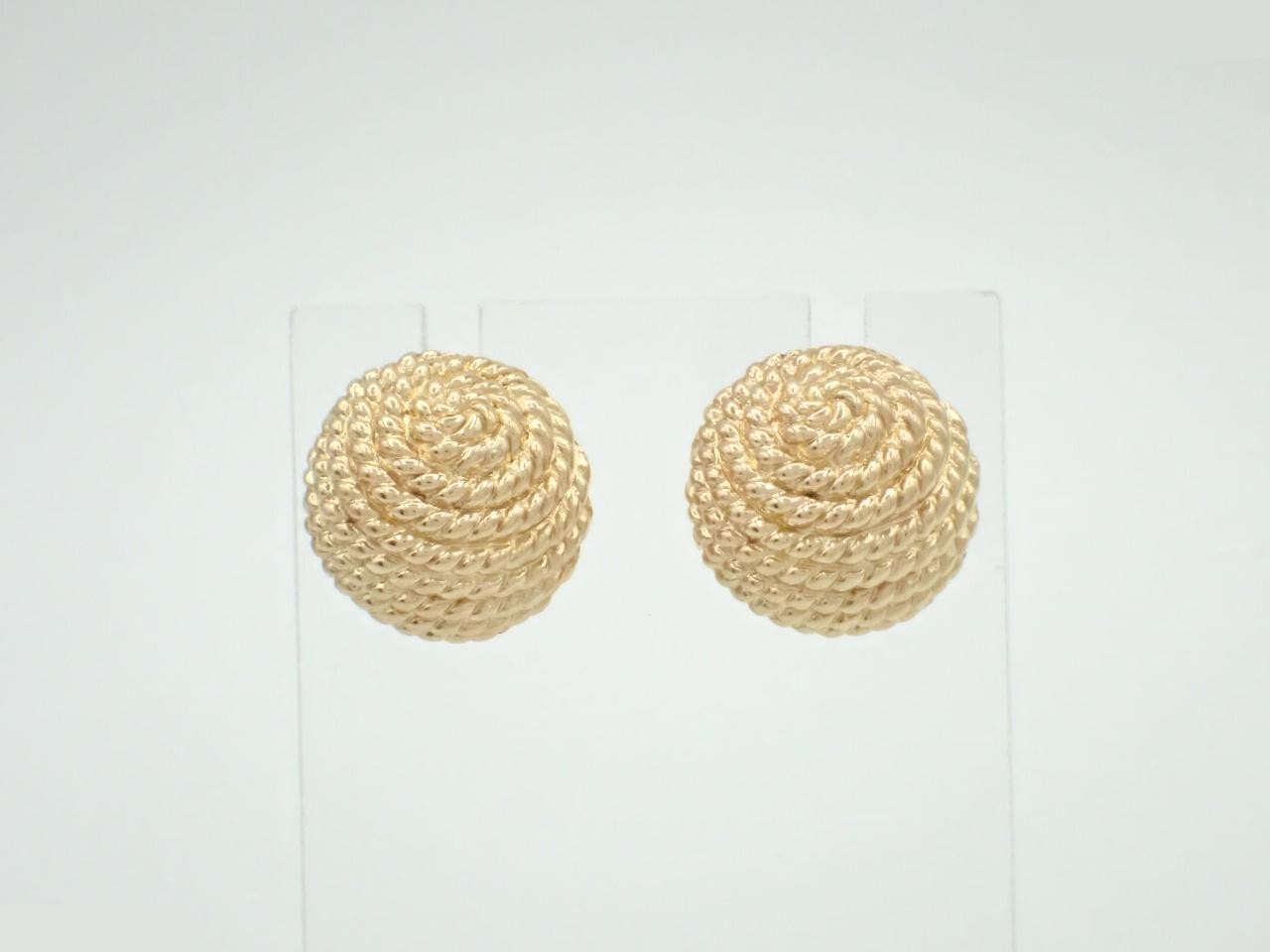 Other lines: Precious metals and earrings