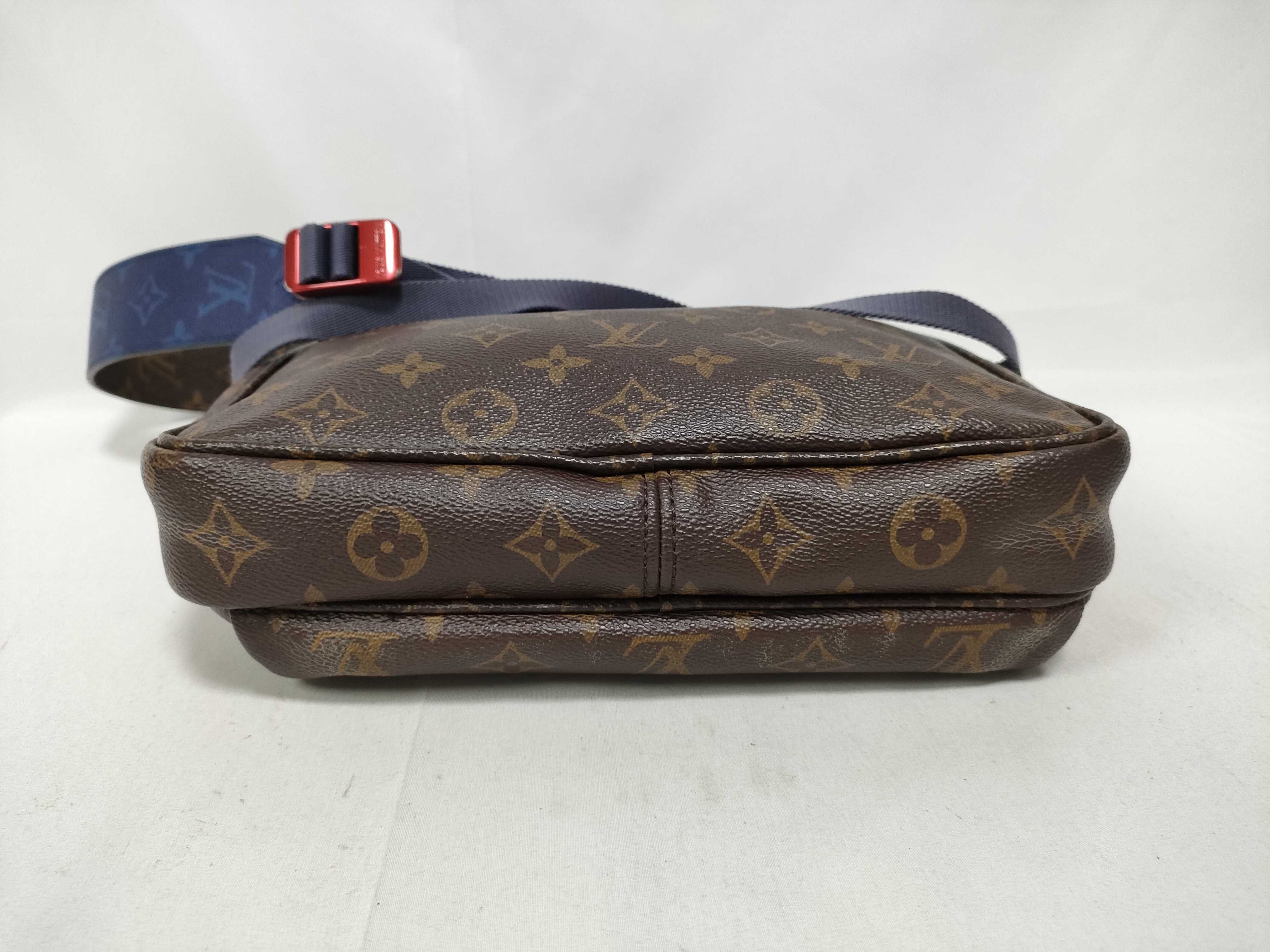Monogram Louis Vuitton Shoulder Bag — view 3
