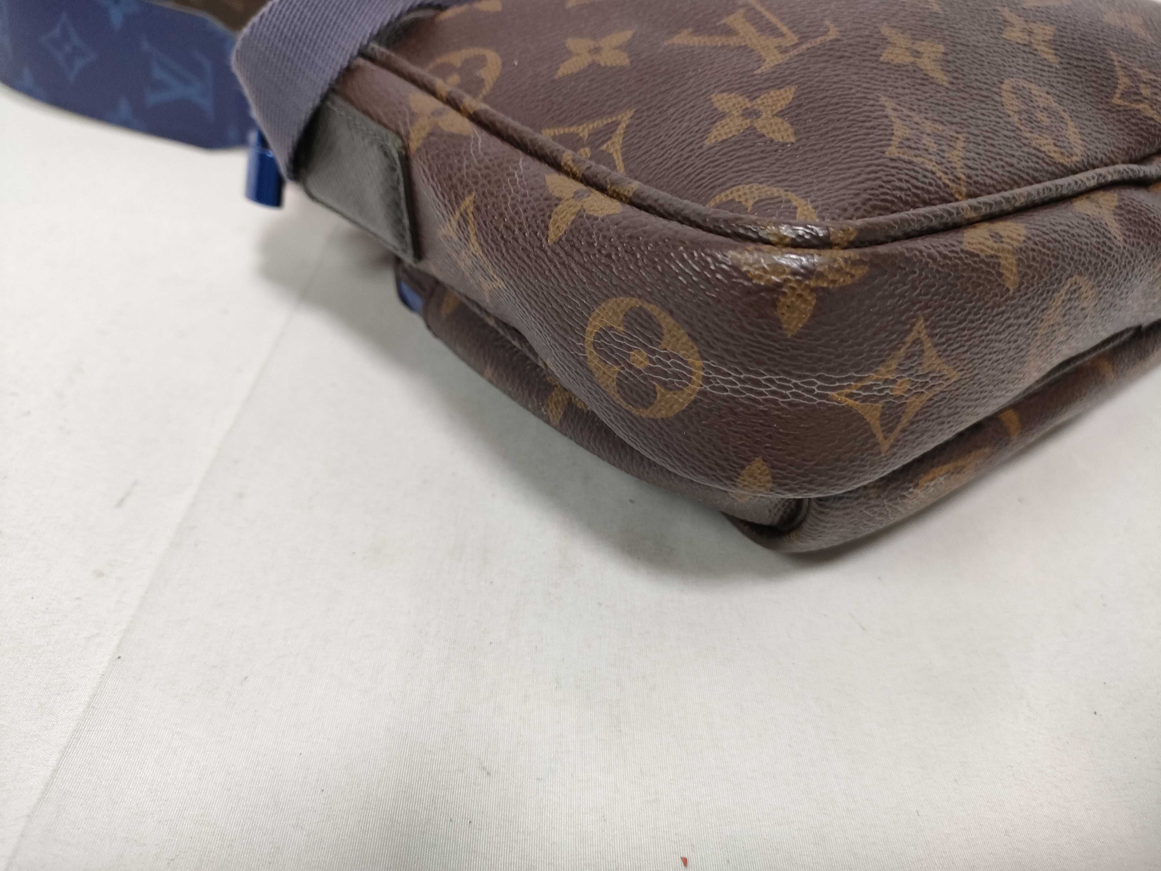 Monogram Louis Vuitton Shoulder Bag — view 5